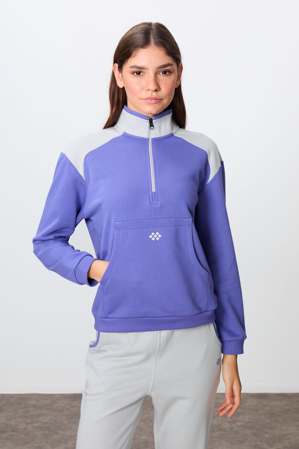 Plato-Stone Compact Cotton Thick Smooth Textured Stand Collar Oversize Fit Women's Tracksuit Set - 95342