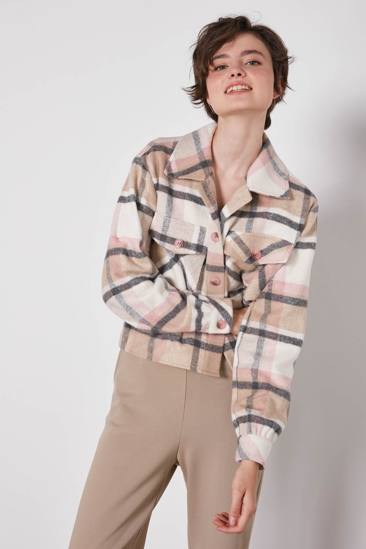 PLAID PATTERN POCKET CROP LUMBERJACK SHIRT