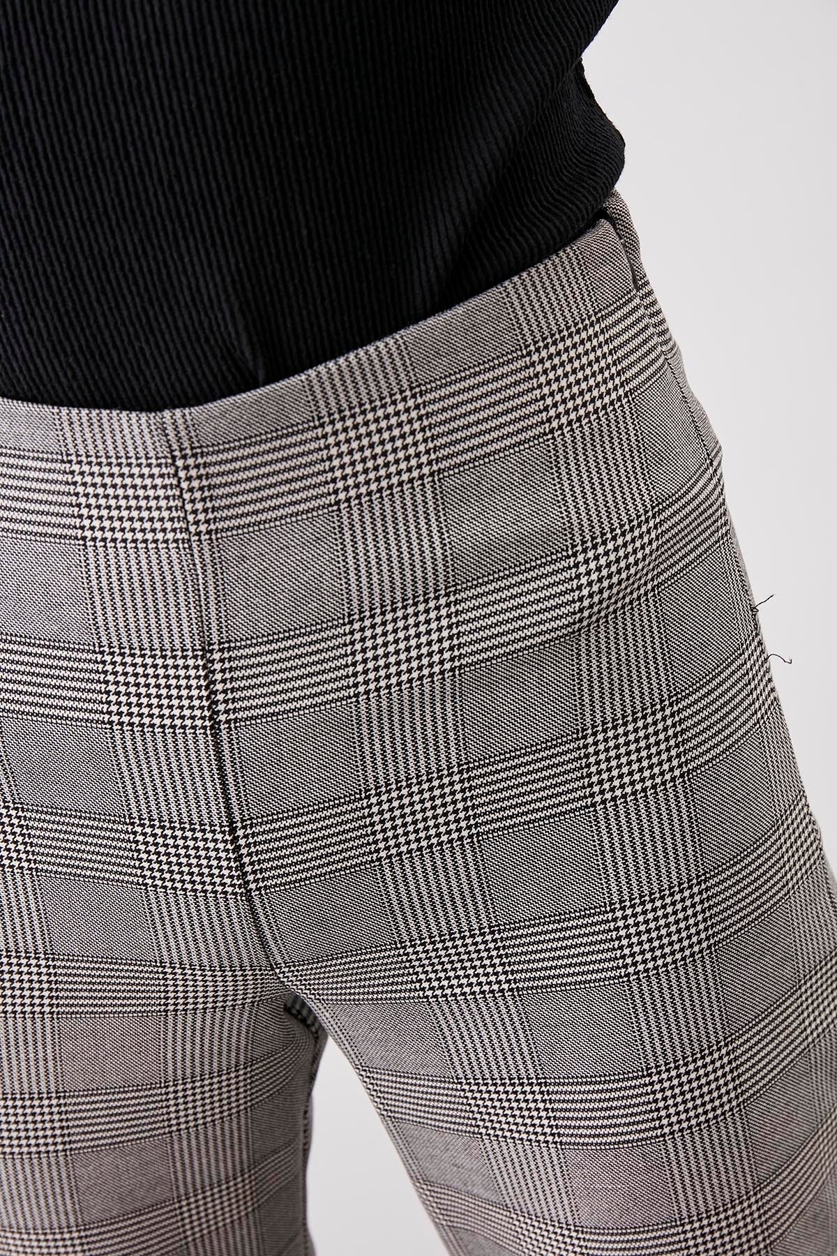 PLAID PATTERN HIGH-WAIST TROUSERS
