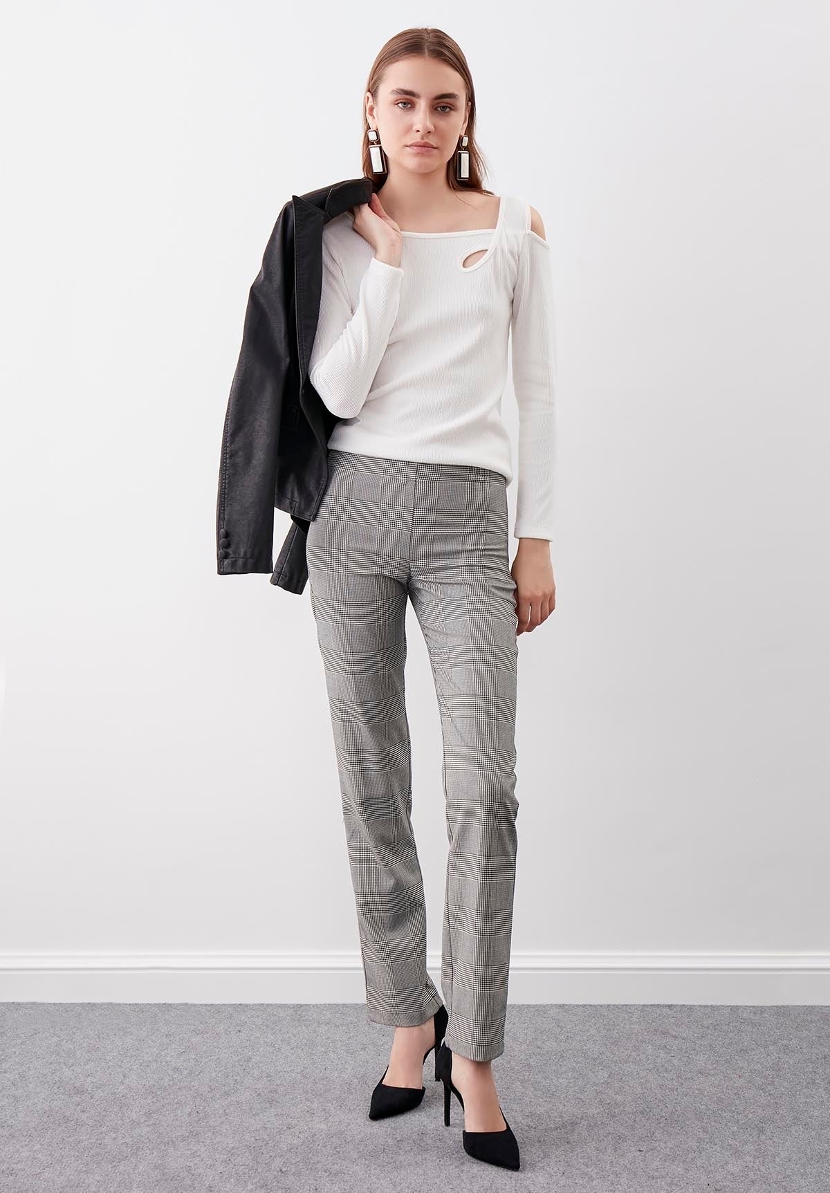 PLAID PATTERN HIGH-WAIST TROUSERS