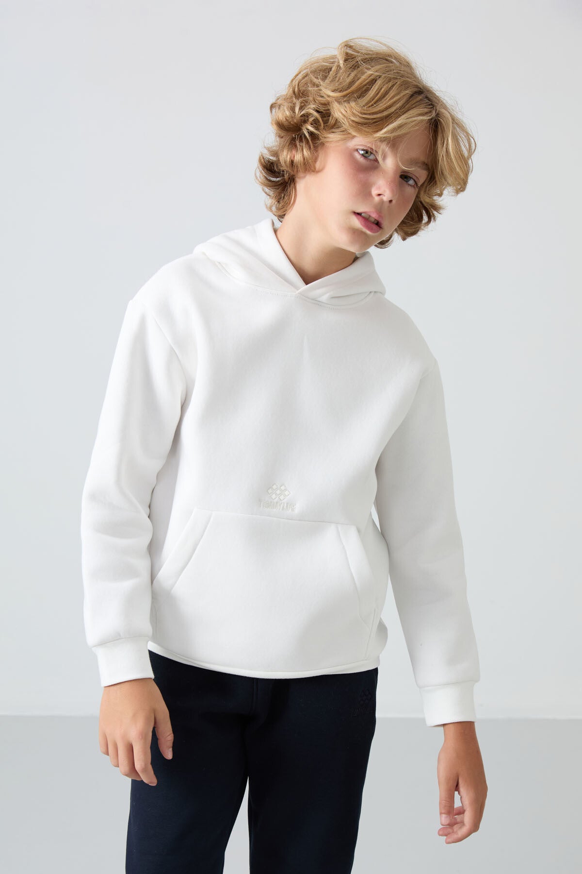 Ecru Cotton Thick Fleece-Lined Soft Textured Standard Fit Printed Boys' Sweatshirt - 11215