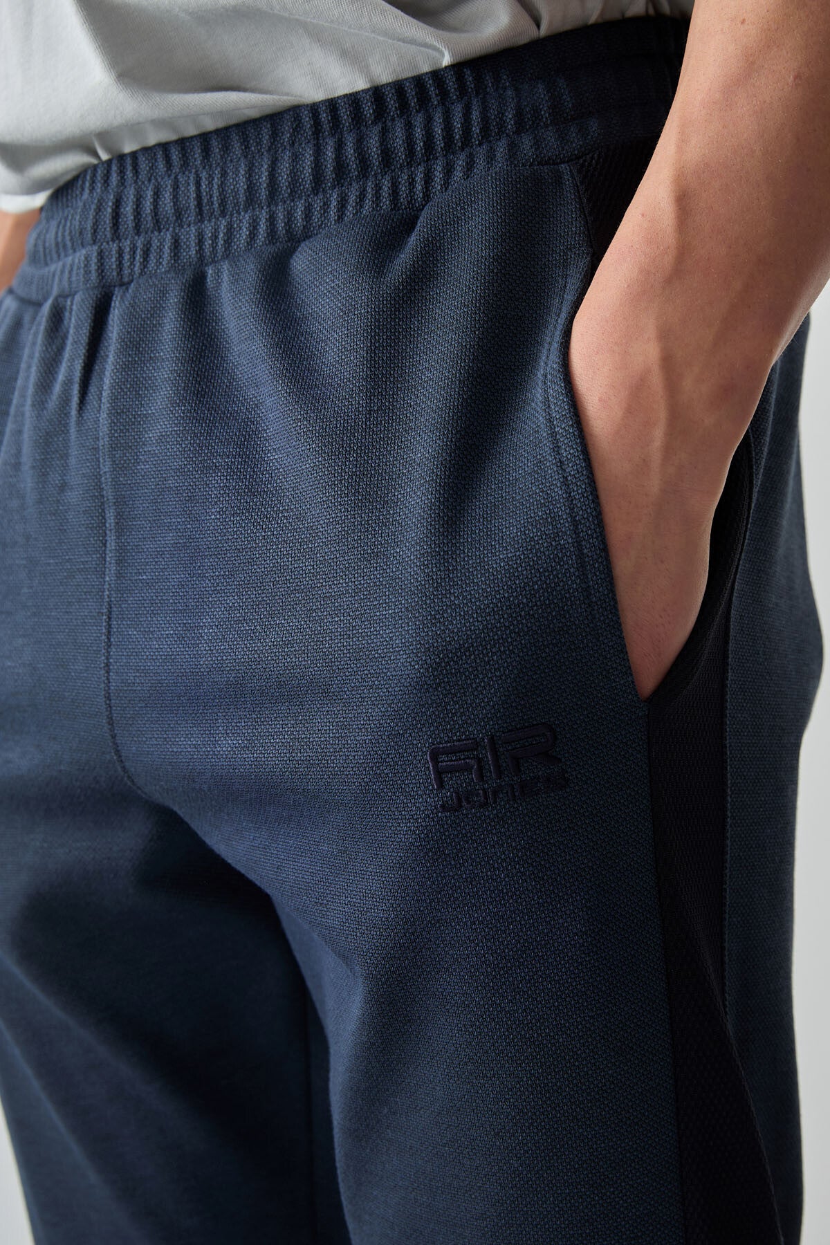 Indigo Textured Surface Standard Fit Embroidered Men's Tracksuit Bottom - 82126