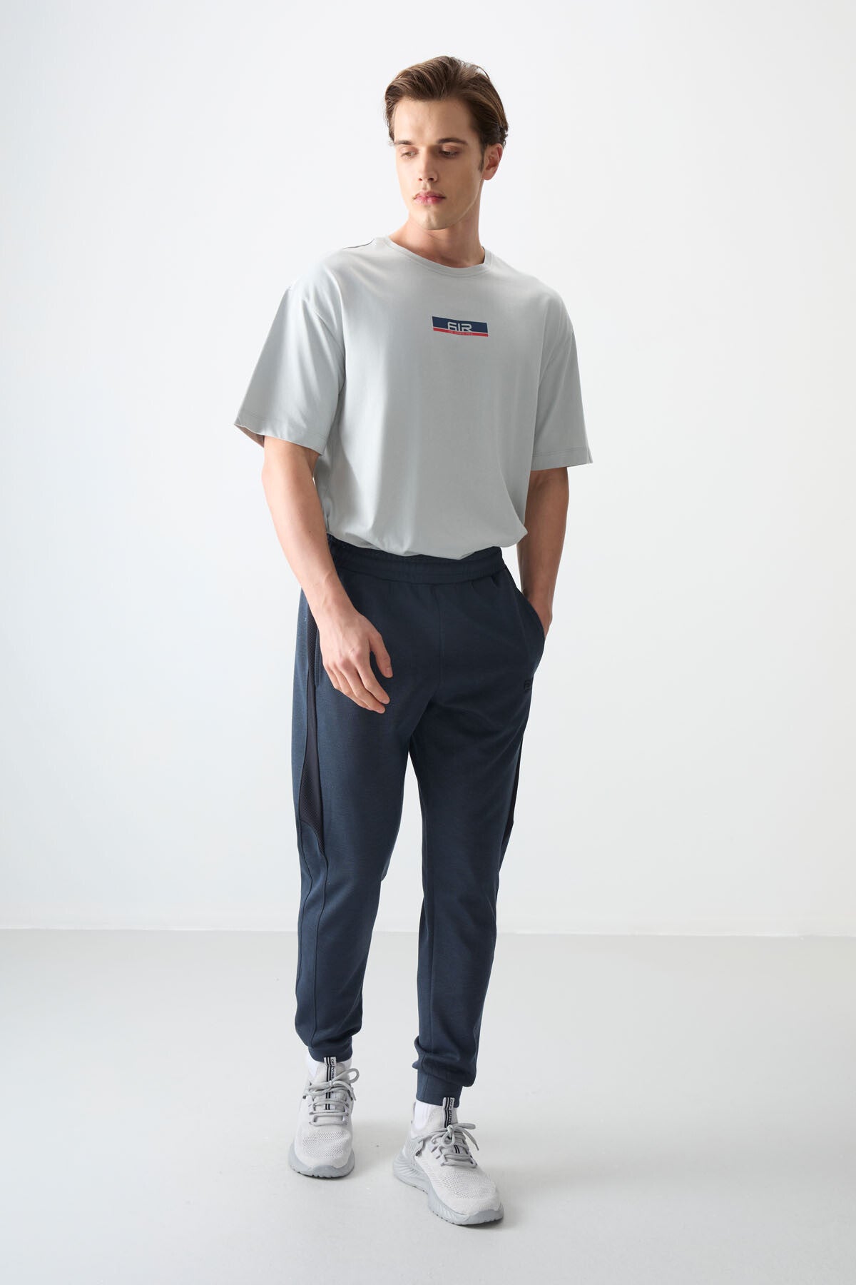 Indigo Textured Surface Standard Fit Embroidered Men's Tracksuit Bottom - 82126