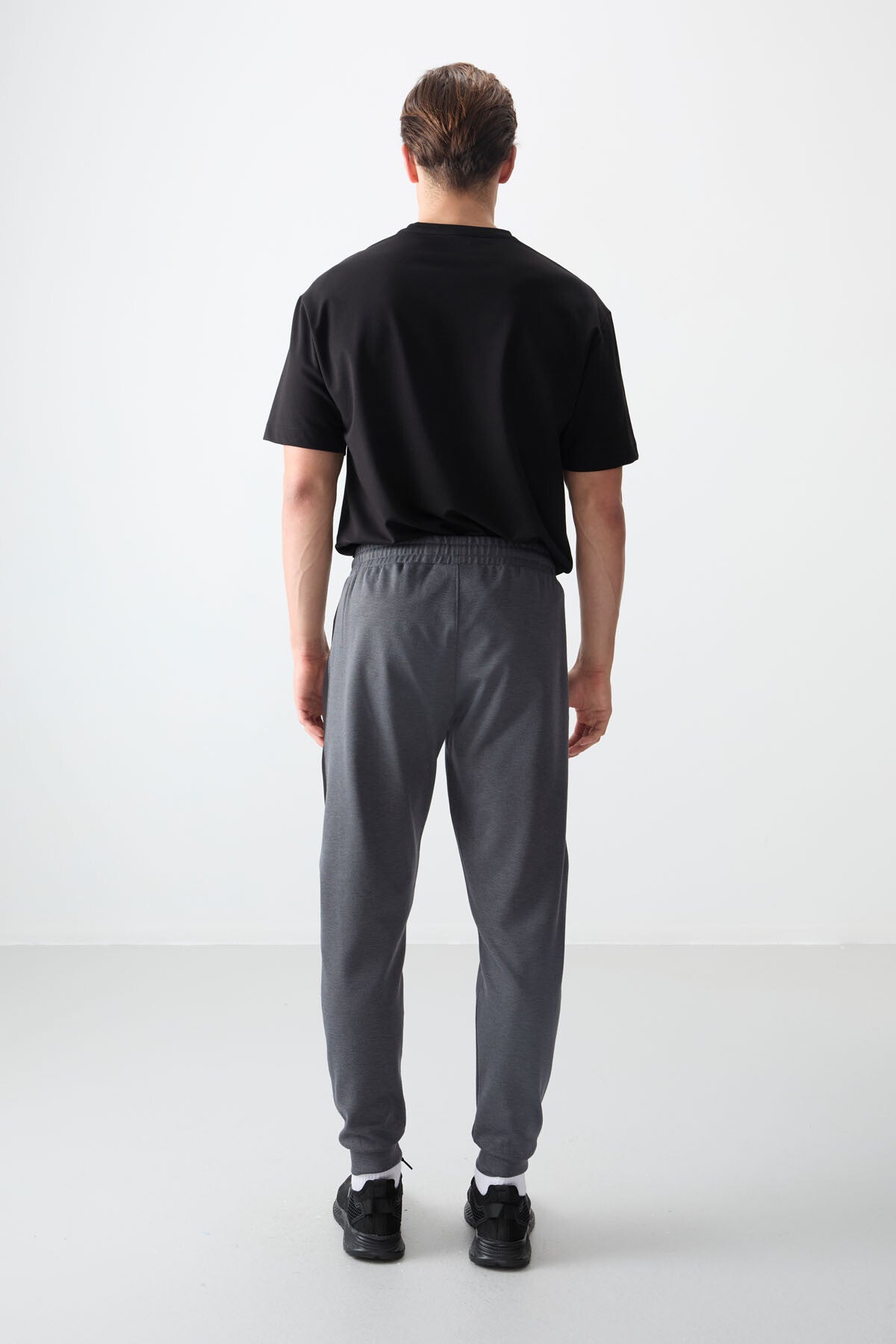 Dark Grey Textured Surface Standard Fit Embroidered Men's Tracksuit Bottom - 82126