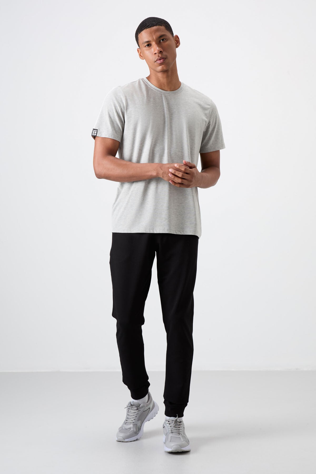 Black Cotton Soft Textured Standard Fit Embroidered Men's Tracksuit Bottom - 82133