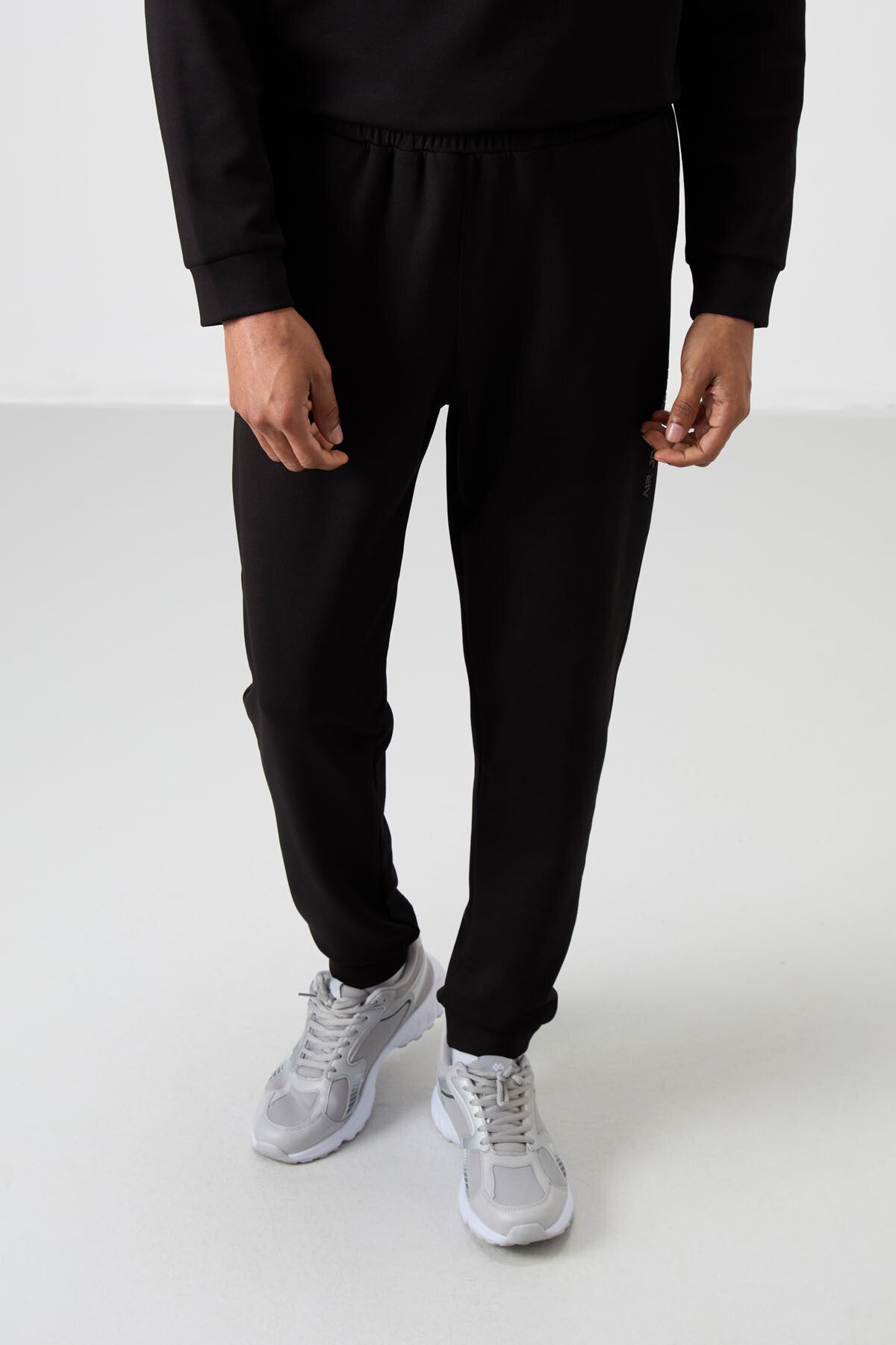 Black - Black Cotton Thick Soft Textured Comfort Fit Printed Men's Tracksuit Set - 85253