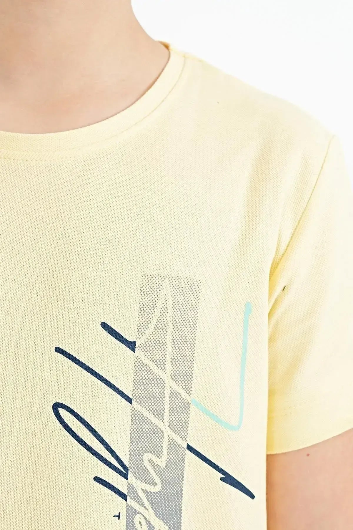 Yellow Print O Collar Standard Cut Boys' T-Shirt - 11119