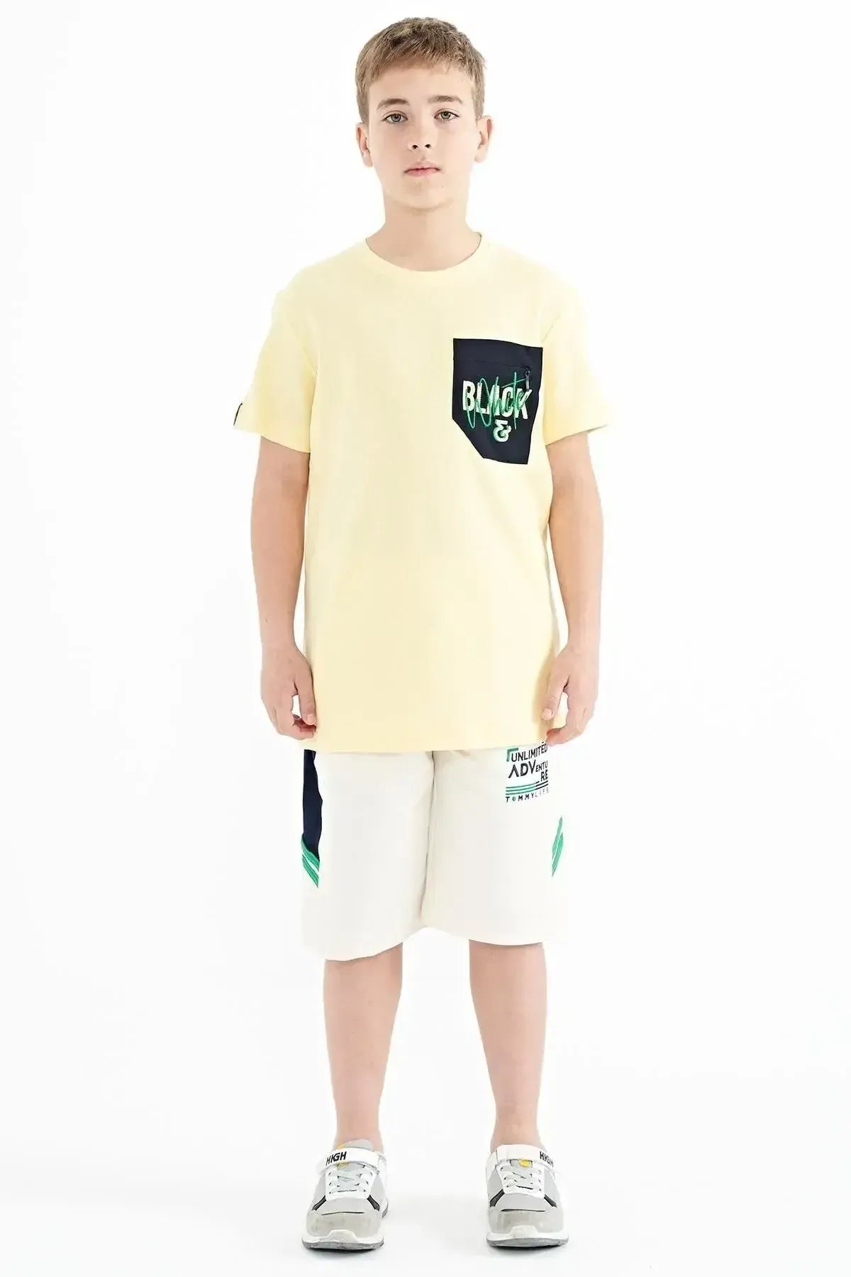 Blue Front Pocket Embroidered Detailed O Collar Standard Fit Boys T-Shirt - 11116
