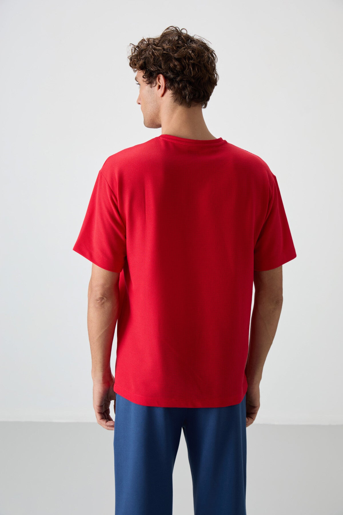 Red Waffle Interlock Textured Surface Oversize Fit Basic Men's T-Shirt - 88379
