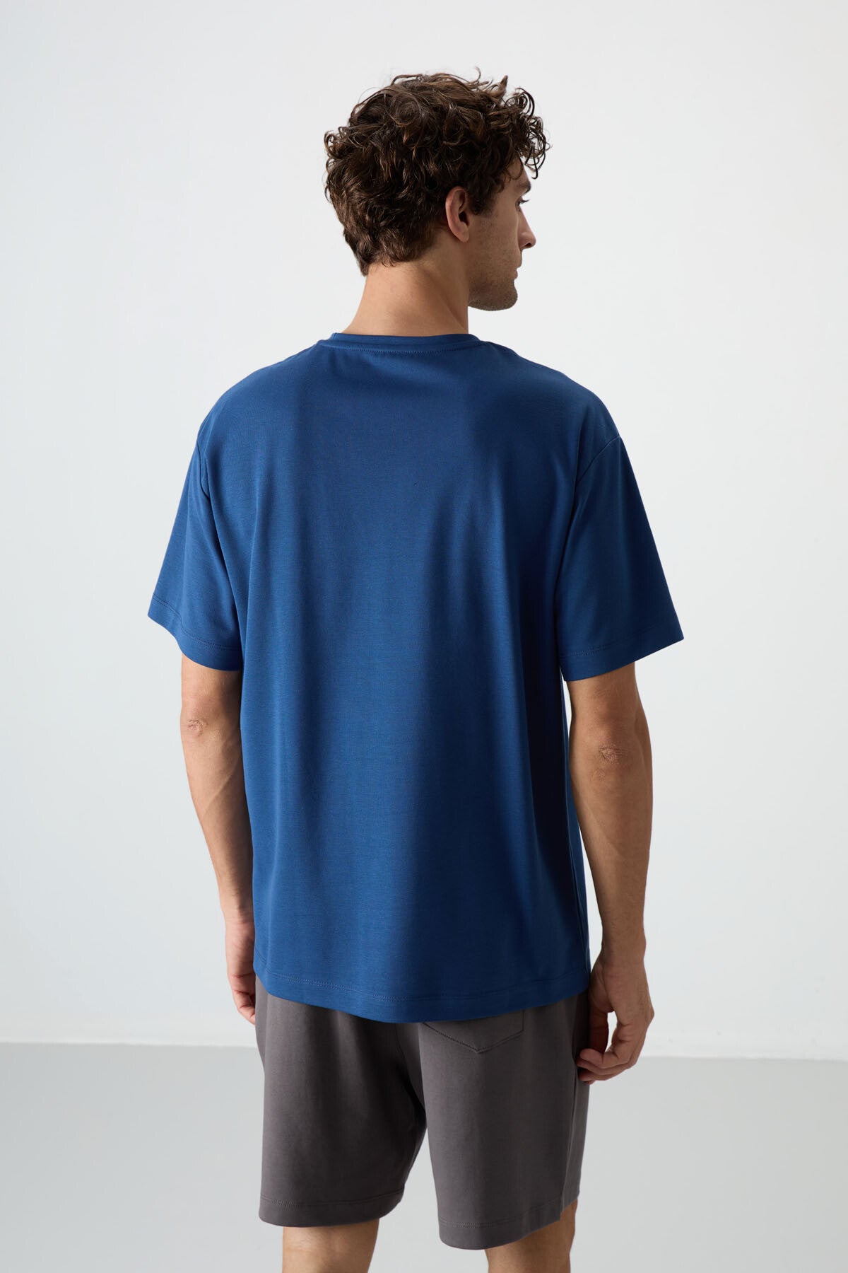 Parliament Cotton Thick Textured Surface Oversize Fit Printed Men's T-Shirt - 88364