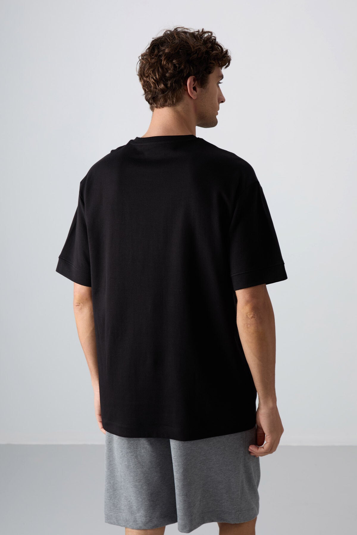 Black Cotton Thick Soft Textured Oversize Fit Printed Men's T-Shirt - 88320