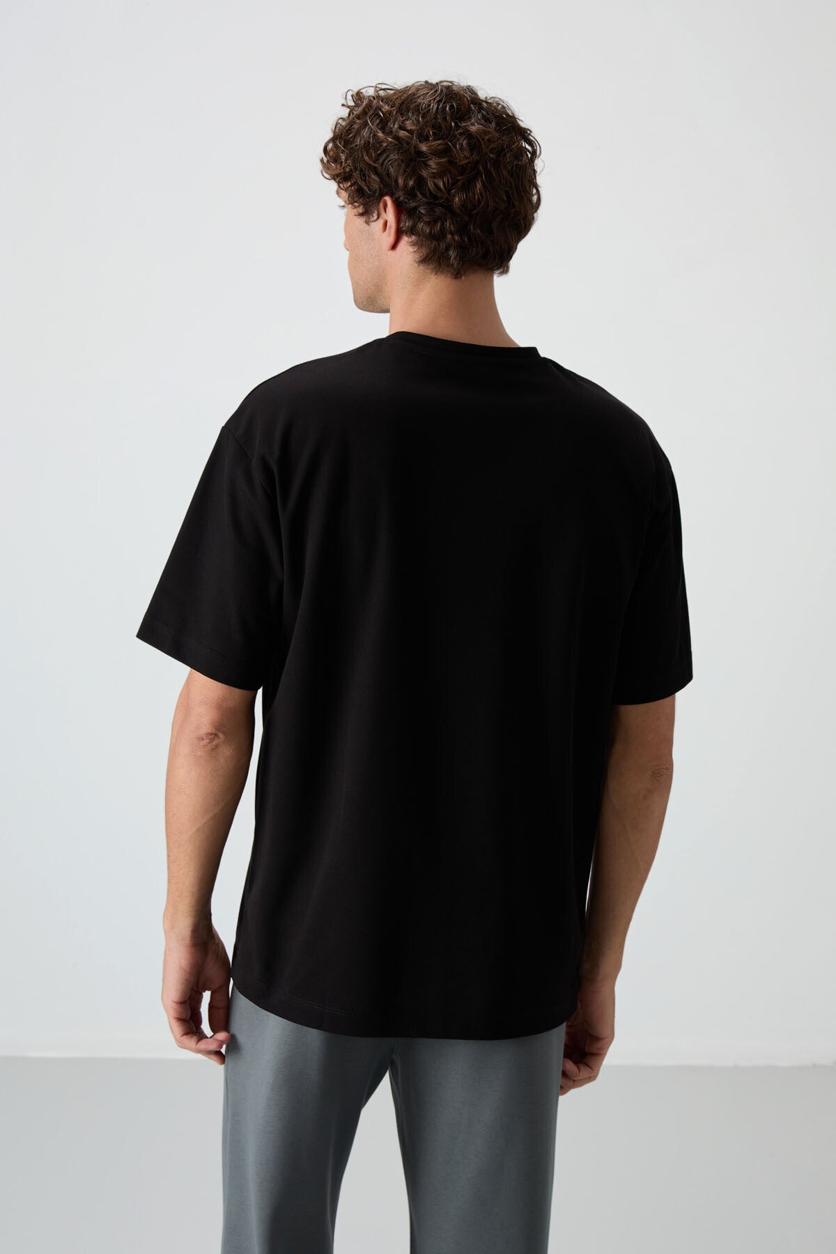 Black Cotton Thick Textured Surface Oversize Fit Printed Men's T-Shirt - 88368