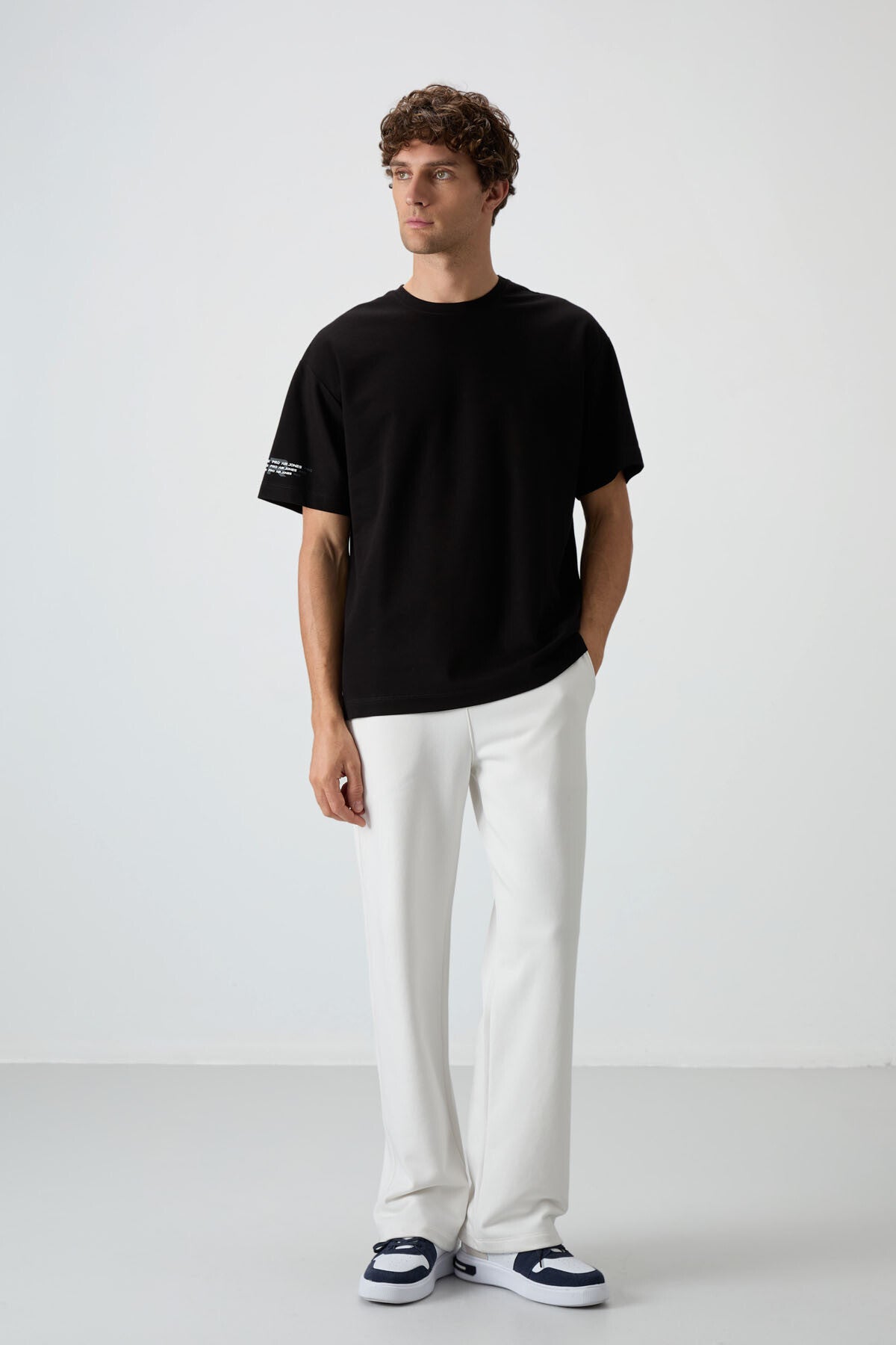 Black Cotton Thick Textured Surface Oversize Fit Printed Men's T-Shirt - 88369