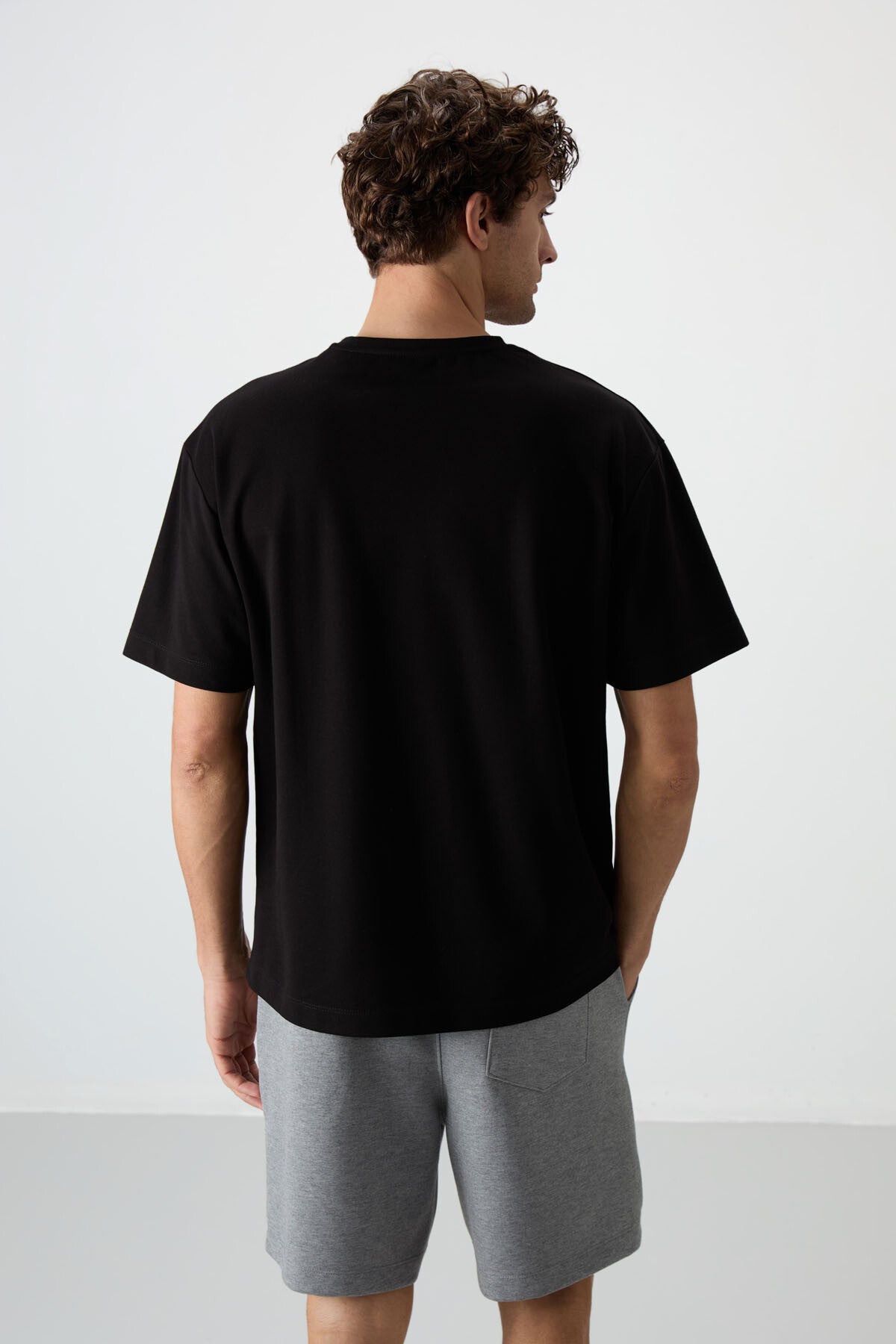 Black Cotton Thick Textured Surface Oversize Fit Printed Men's T-Shirt - 88371