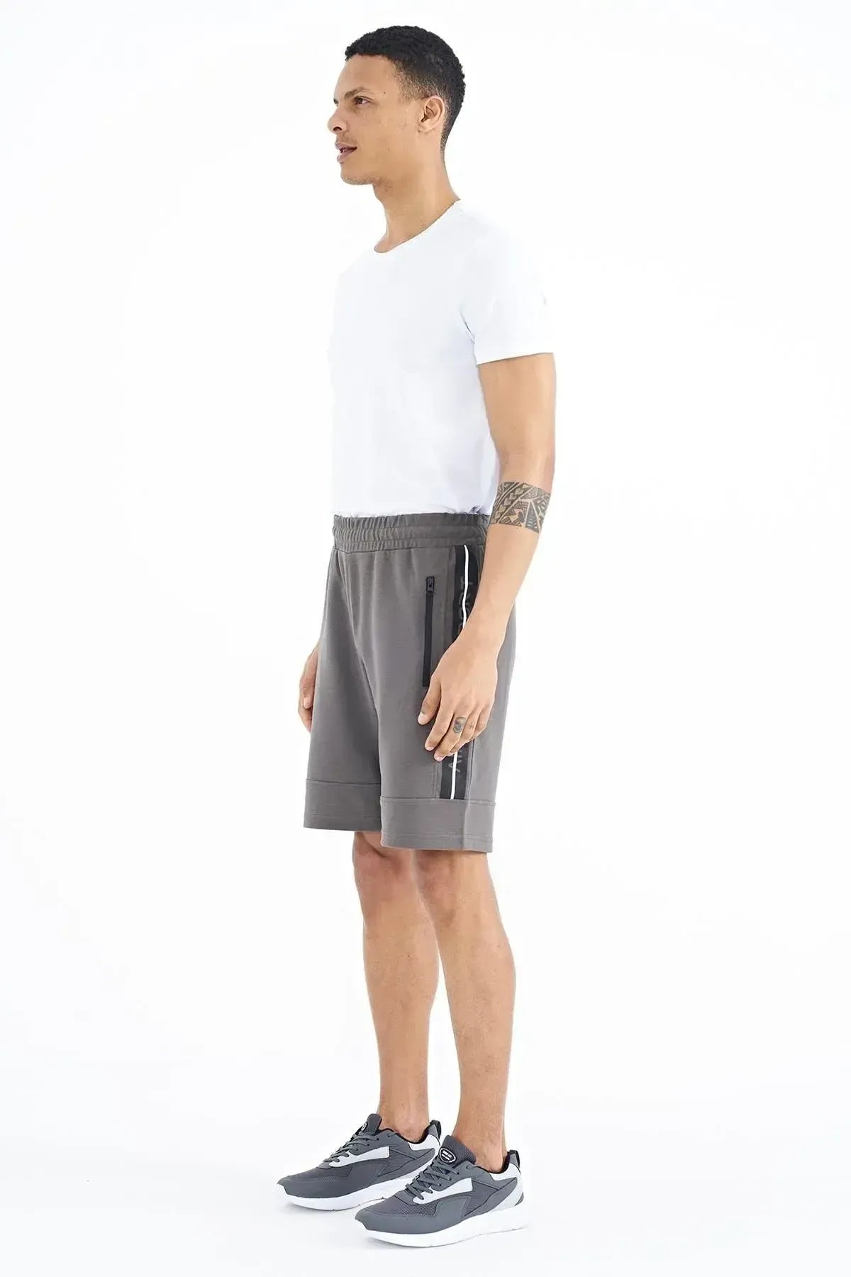 Clive Khaki Standard Mold Men's Shorts - 81249