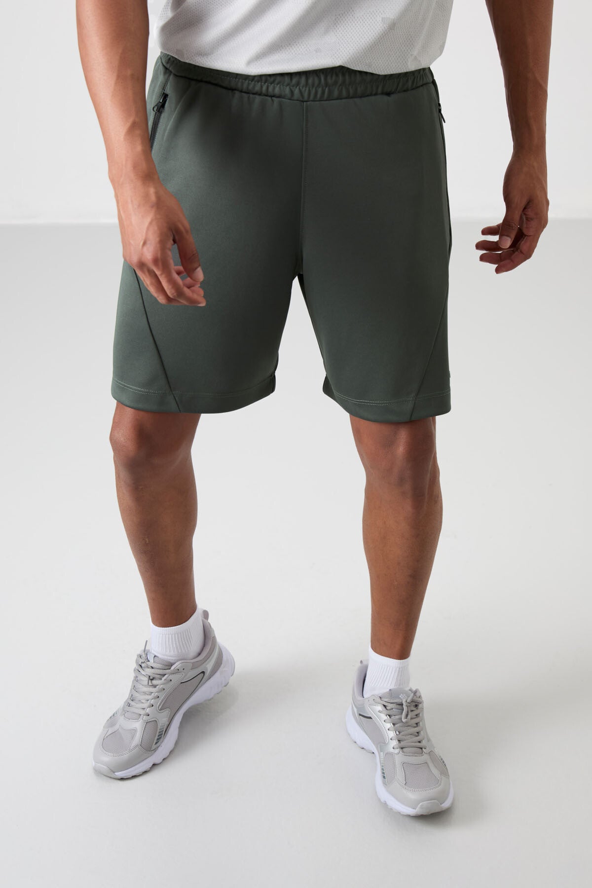 Rights Polyester Thick Soft Comfort Fit Men's Shorts - 81273