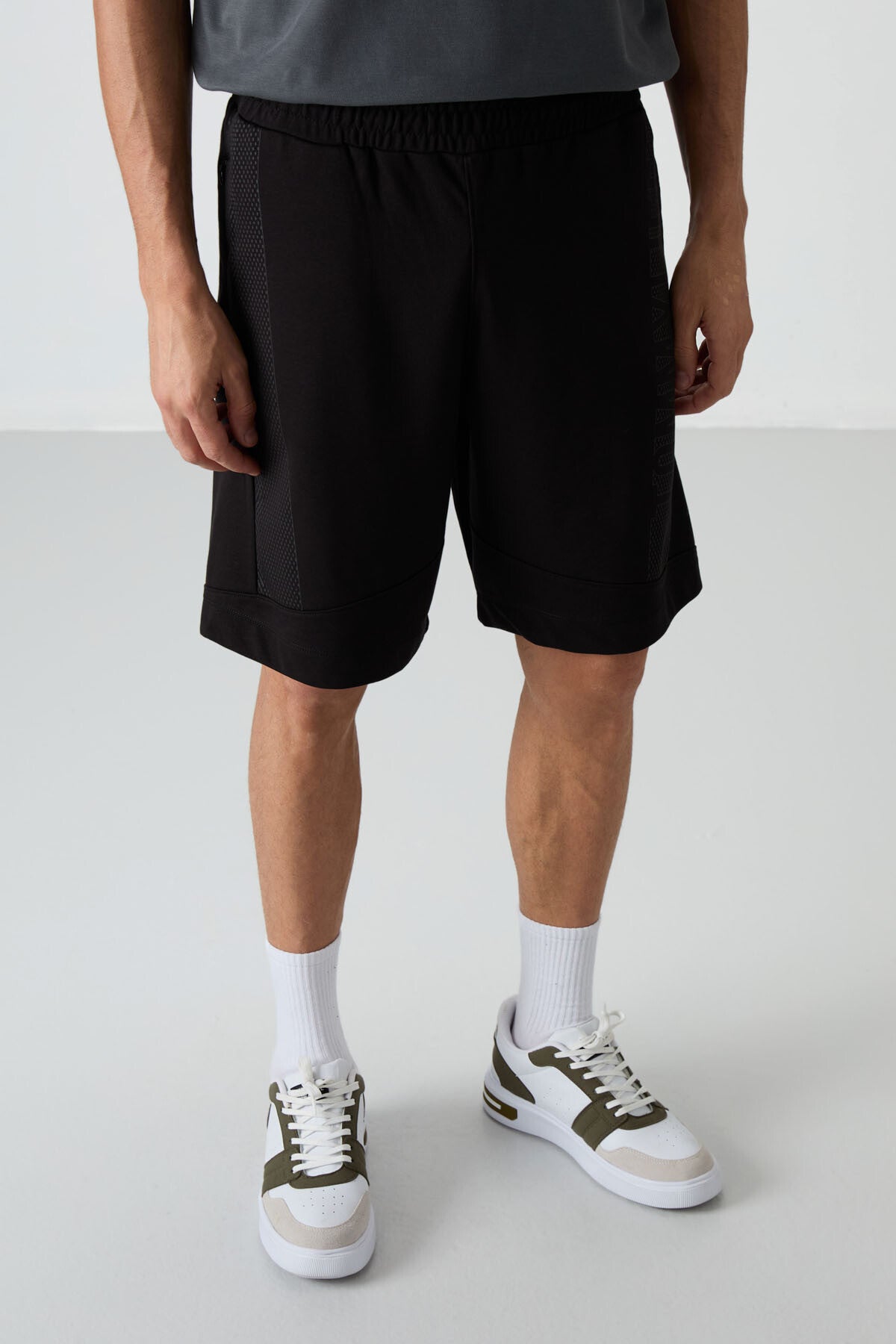 Black Cotton Thick Soft Textured Comfort Fit Printed Men's Shorts - 81265