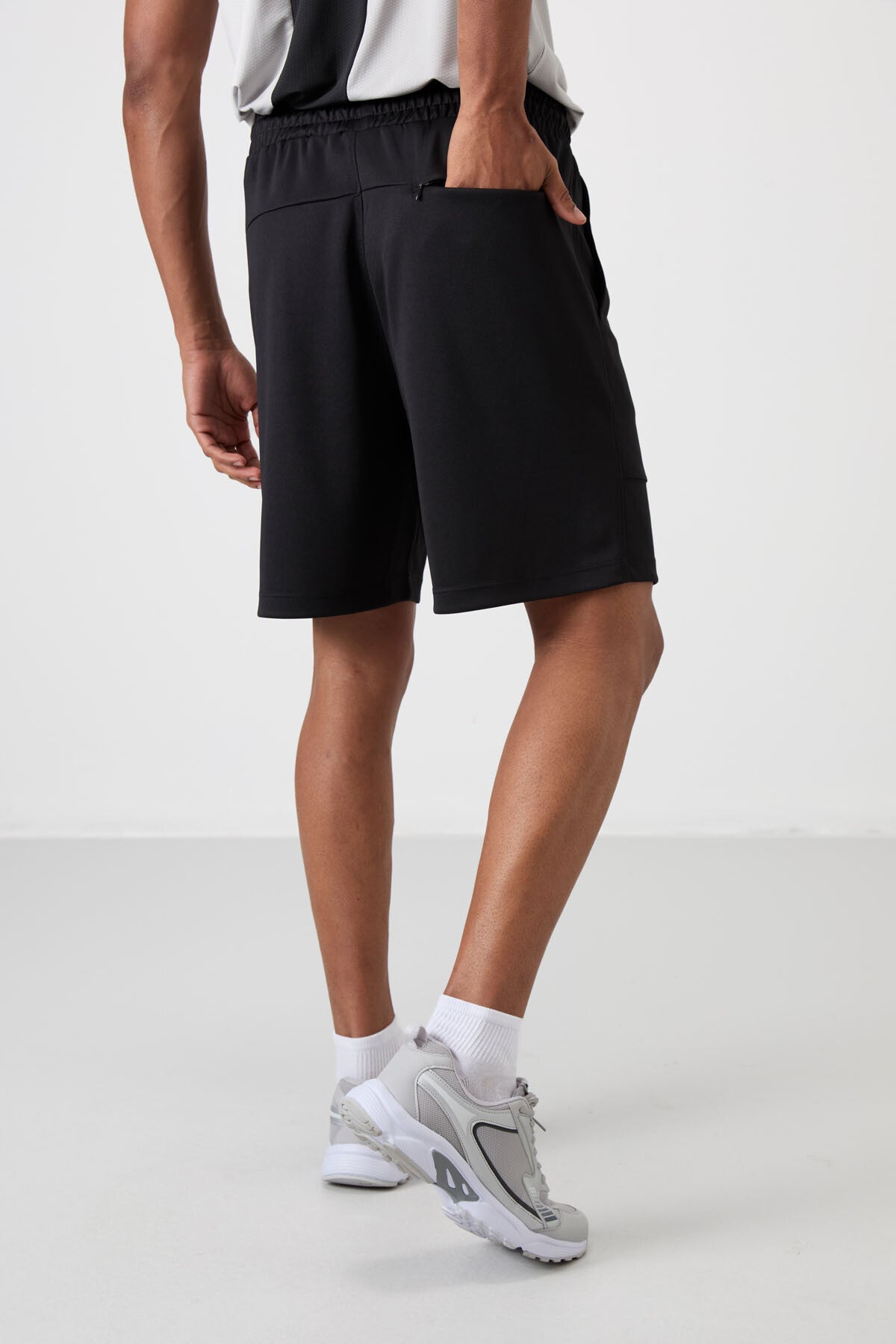 Black Polyester Thick Soft Comfort Fit Men's Shorts - 81272