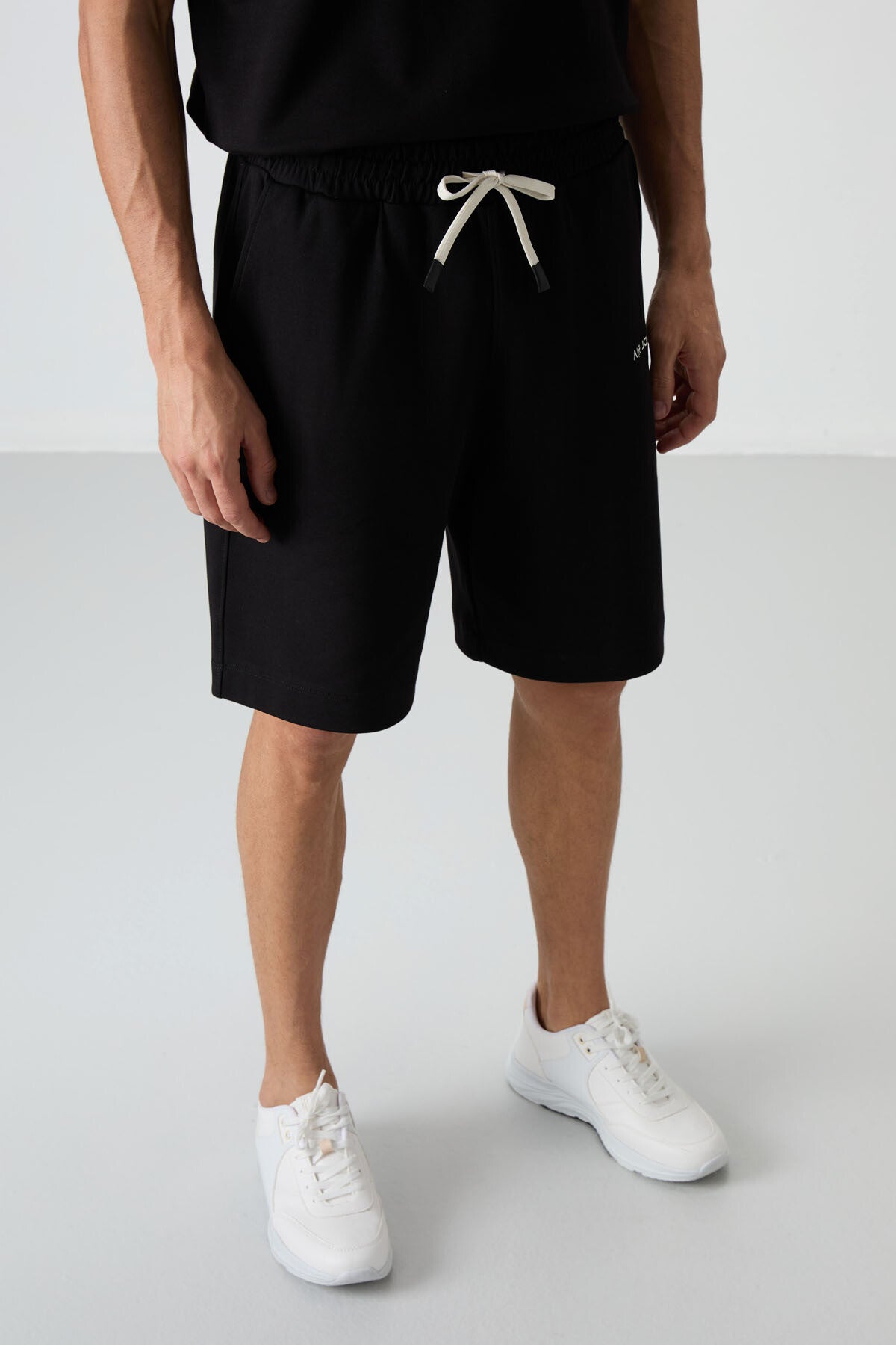 Black Cotton Thick Soft Textured Oversize Fit Embroidered Men's Shorts Set - 85250