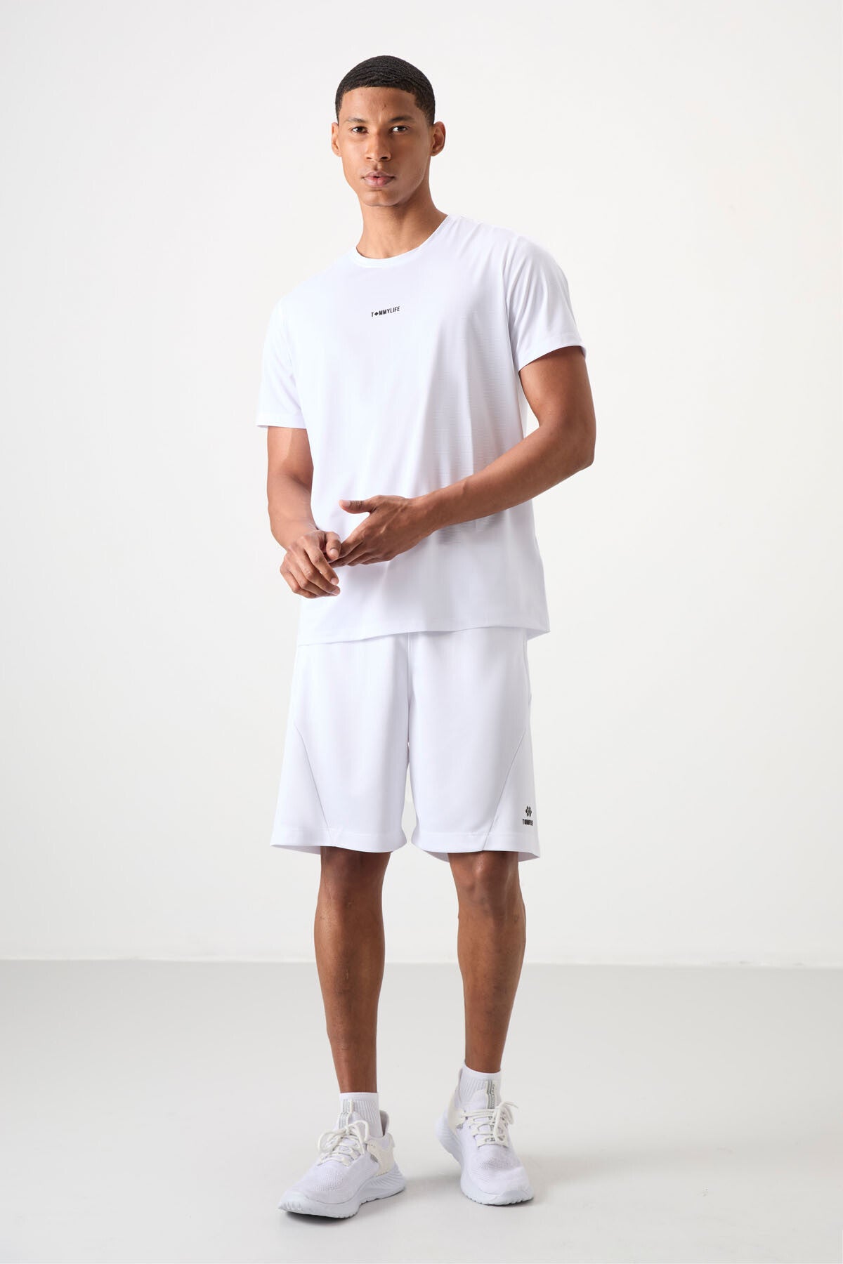 White Polyester Breathable Textured Thin Flexible Standard Fit Men's Performance T-Shirt - 88384