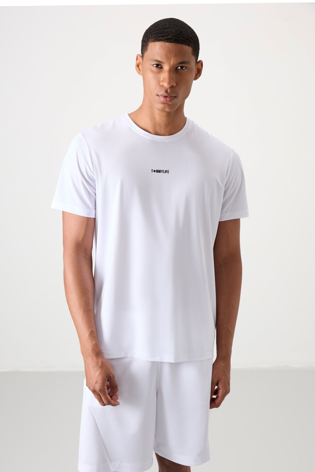White Polyester Breathable Textured Thin Flexible Standard Fit Men's Performance T-Shirt - 88384
