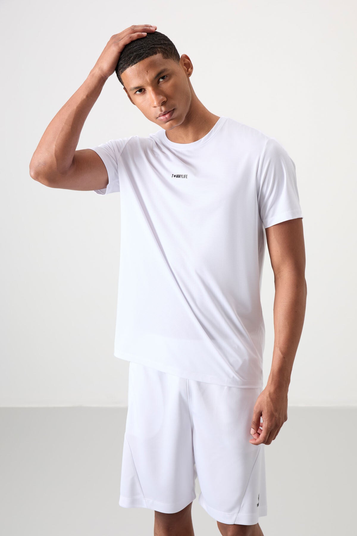 White Polyester Breathable Textured Thin Flexible Standard Fit Men's Performance T-Shirt - 88384