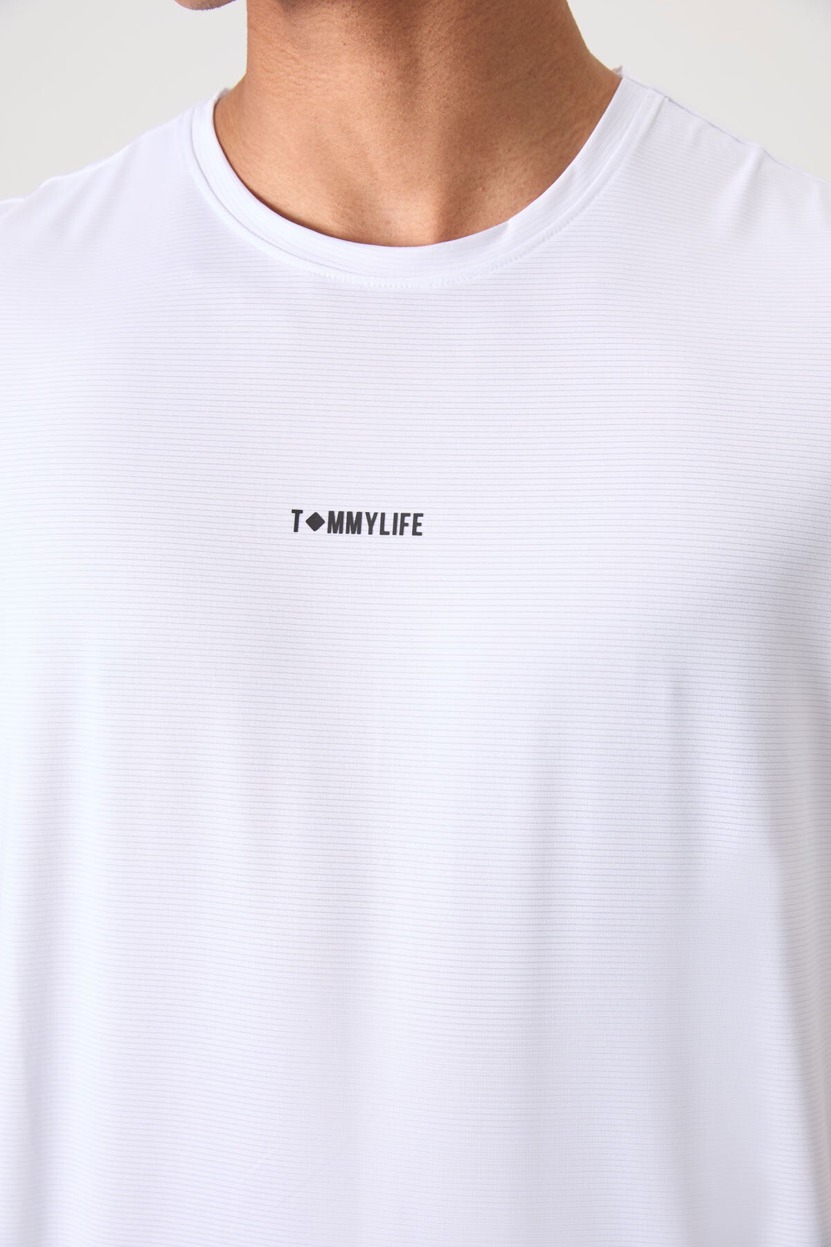 White Polyester Breathable Textured Thin Flexible Standard Fit Men's Performance T-Shirt - 88384