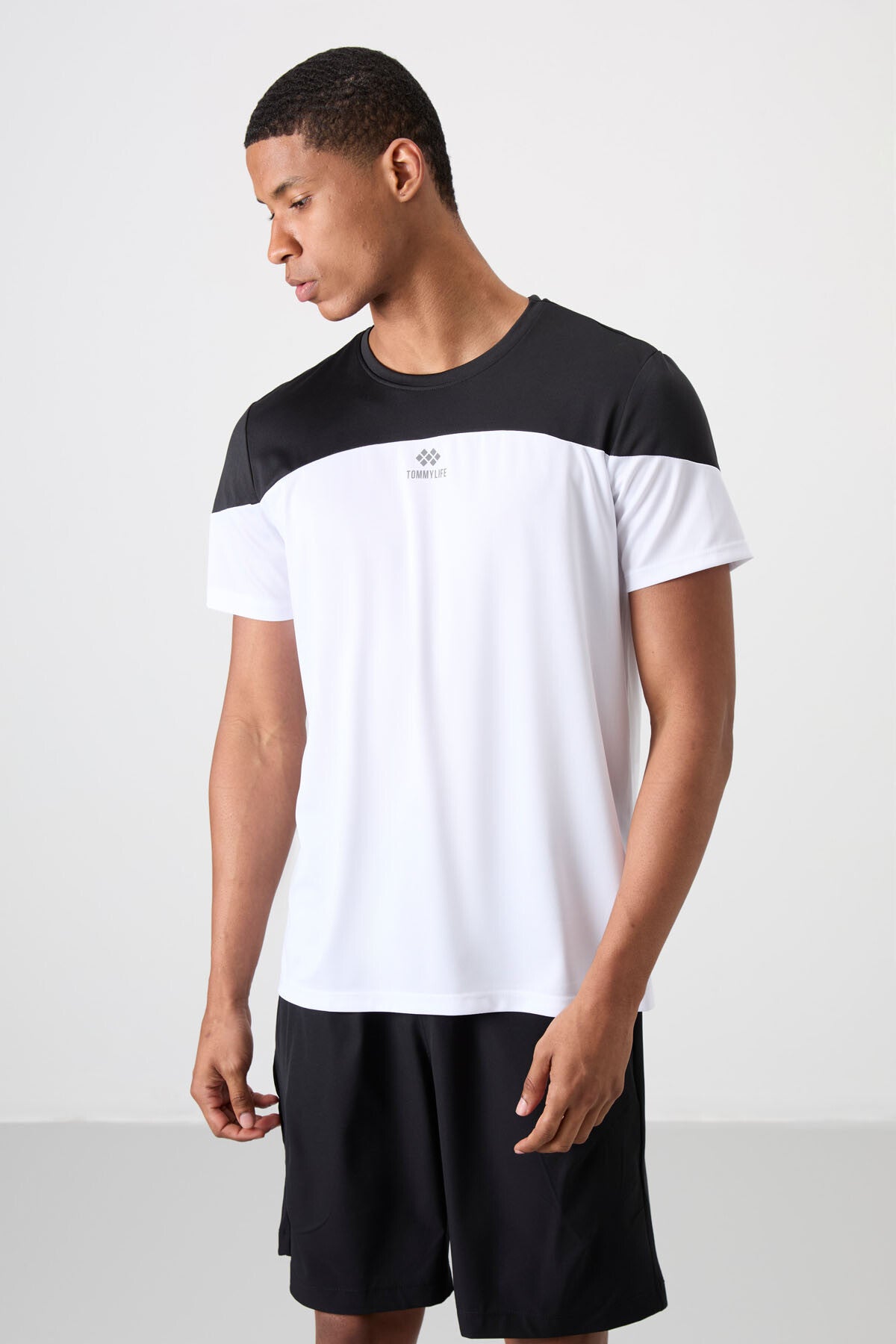 White Polyester Breathable Textured Thin Flexible Standard Fit Men's Performance T-Shirt - 88386