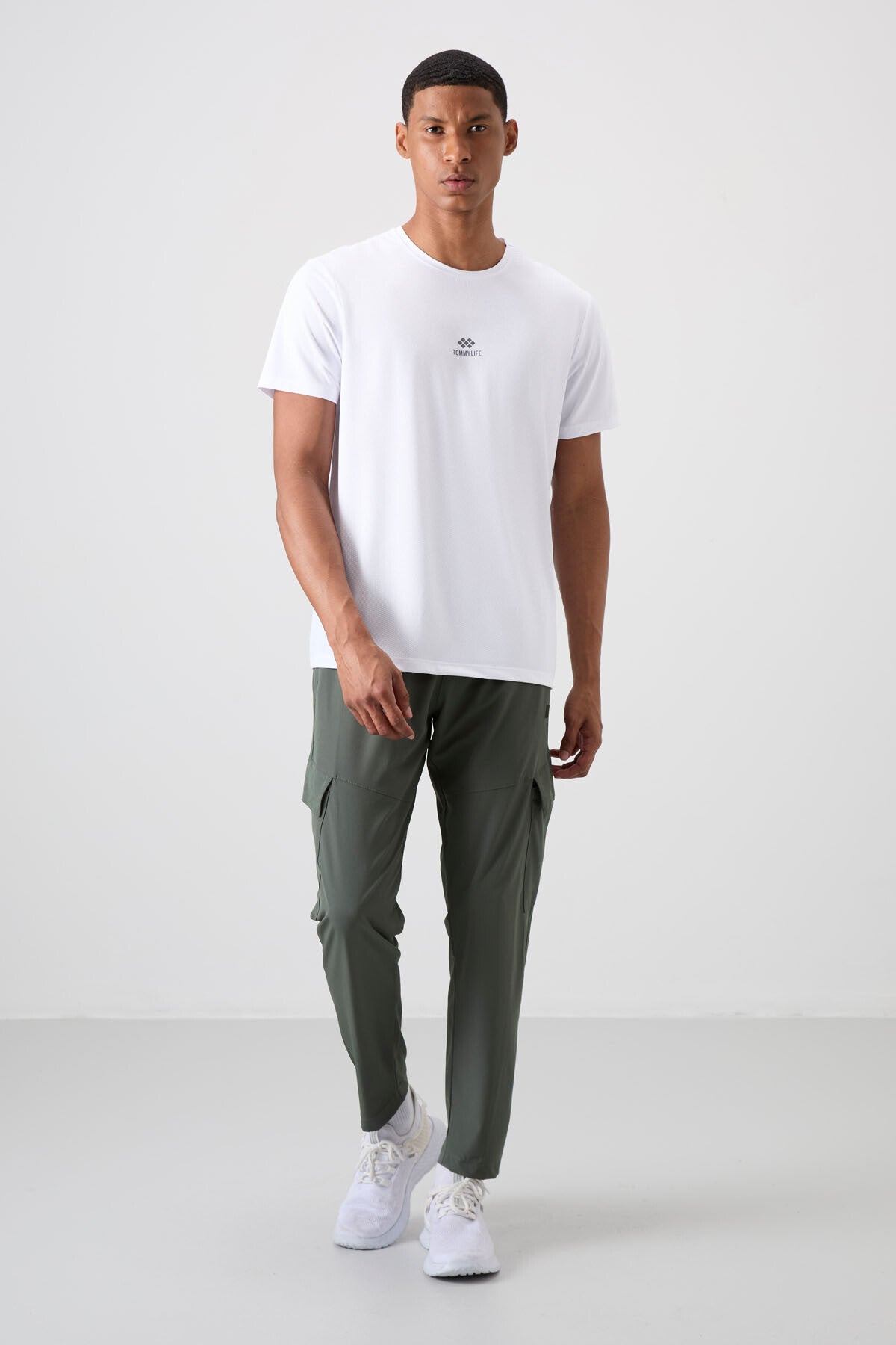 White Polyester Breathable Textured Thin Flexible Standard Fit Men's Performance T-Shirt - 88387