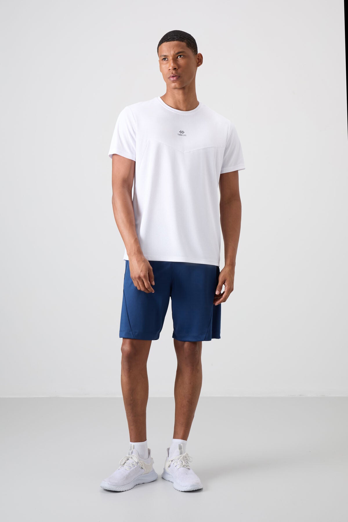 White Polyester Breathable Textured Thin Flexible Standard Fit Men's Performance T-Shirt - 88391