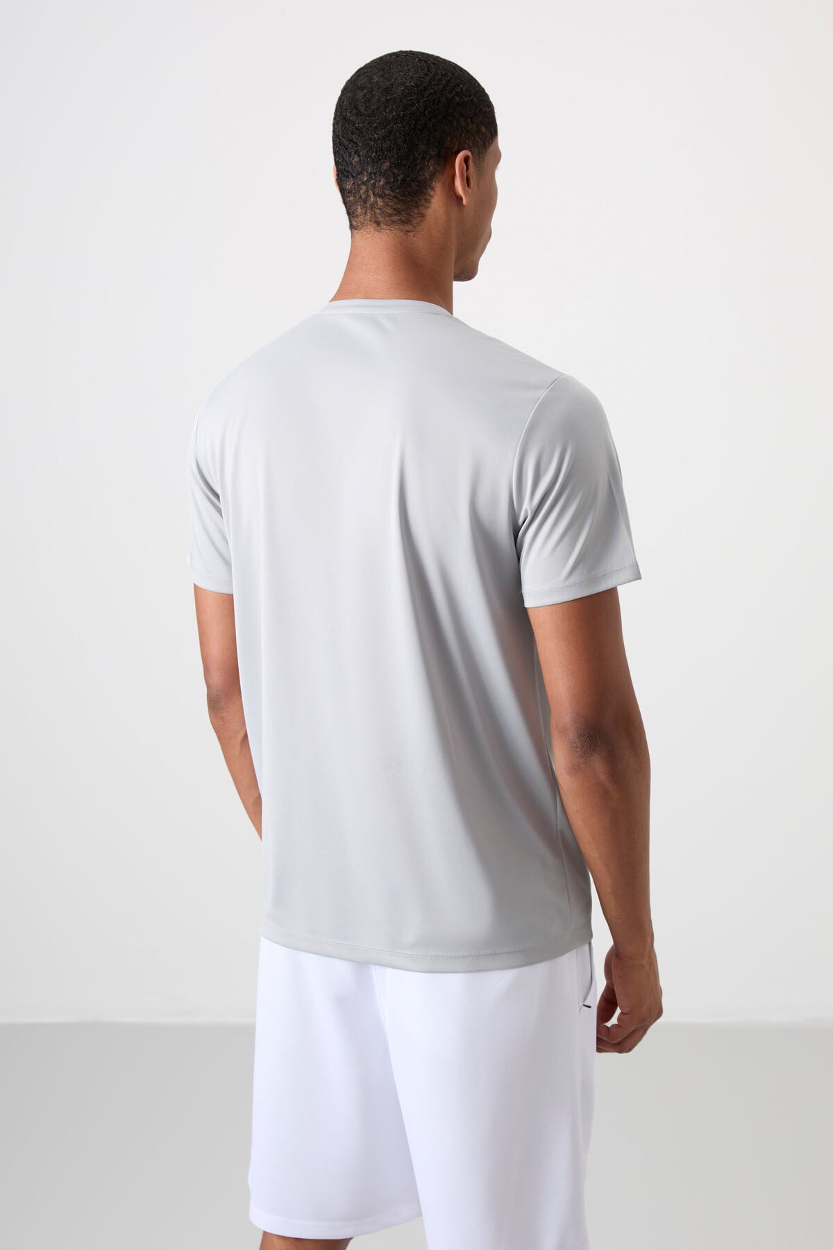 Breathable Textured Thin Flexible Standard Fit Men's Performance T-Shirt - 88385