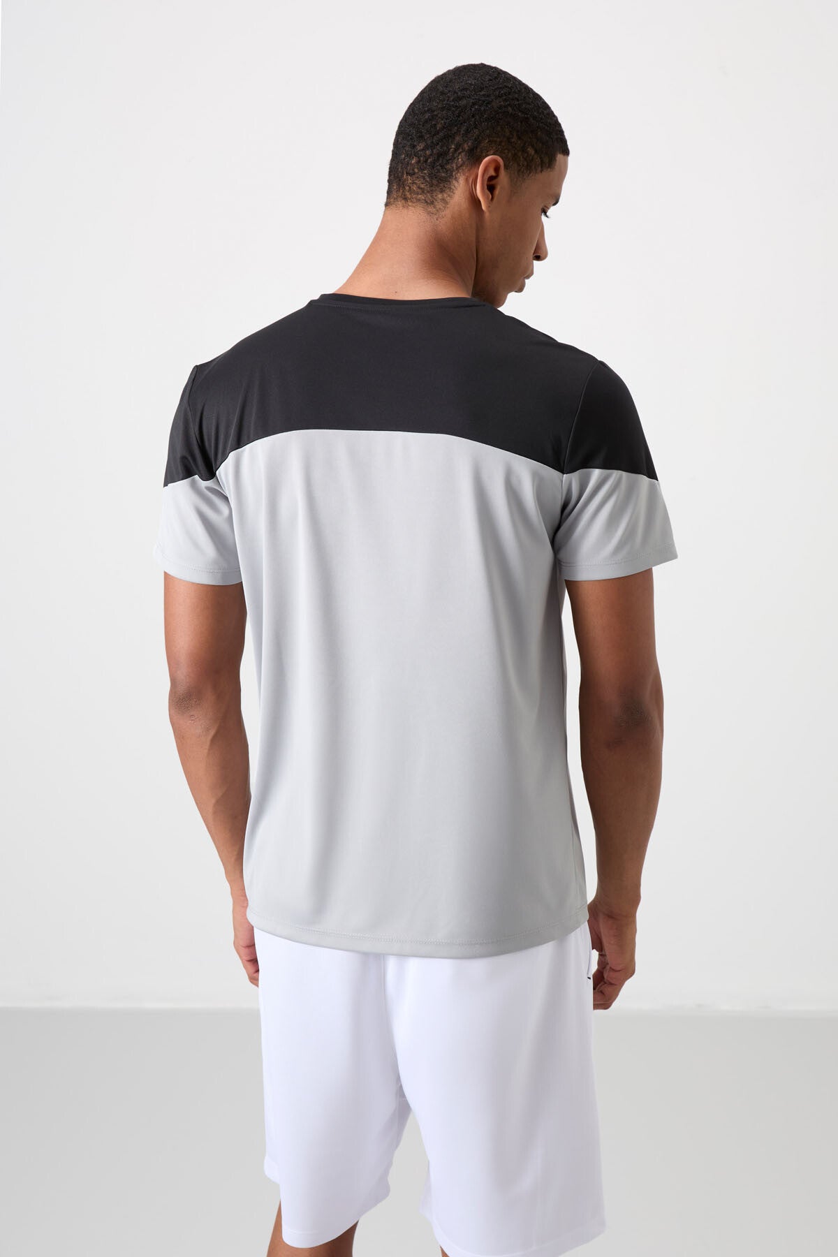 Breathable Textured Thin Flexible Standard Fit Men's Performance T-Shirt - 88386