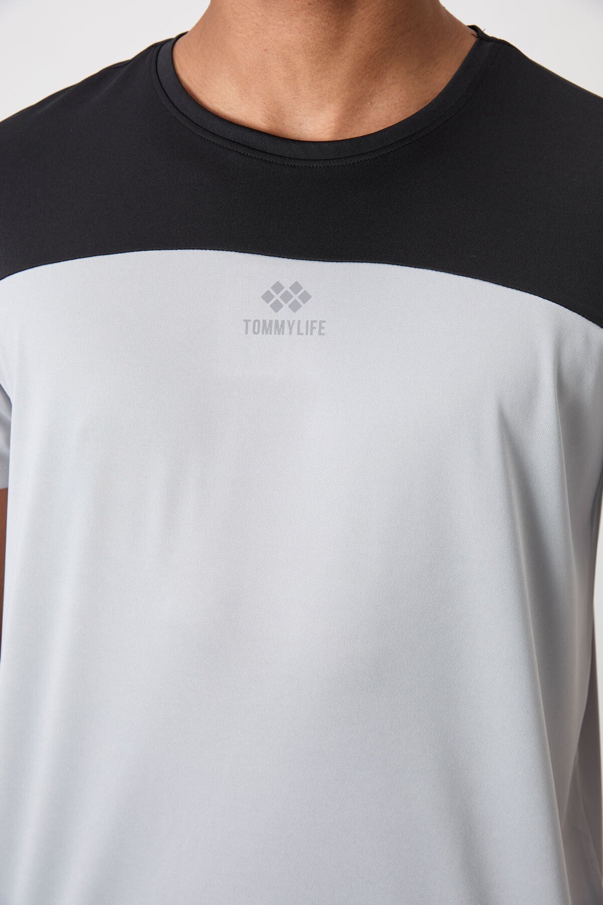 Breathable Textured Thin Flexible Standard Fit Men's Performance T-Shirt - 88386