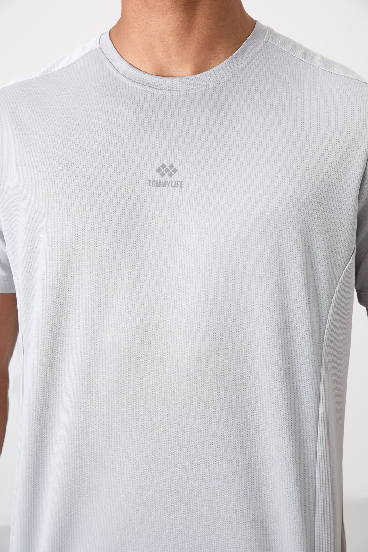 Breathable Textured Thin Stretch Standard Fit Men's Performance T-Shirt - 88390