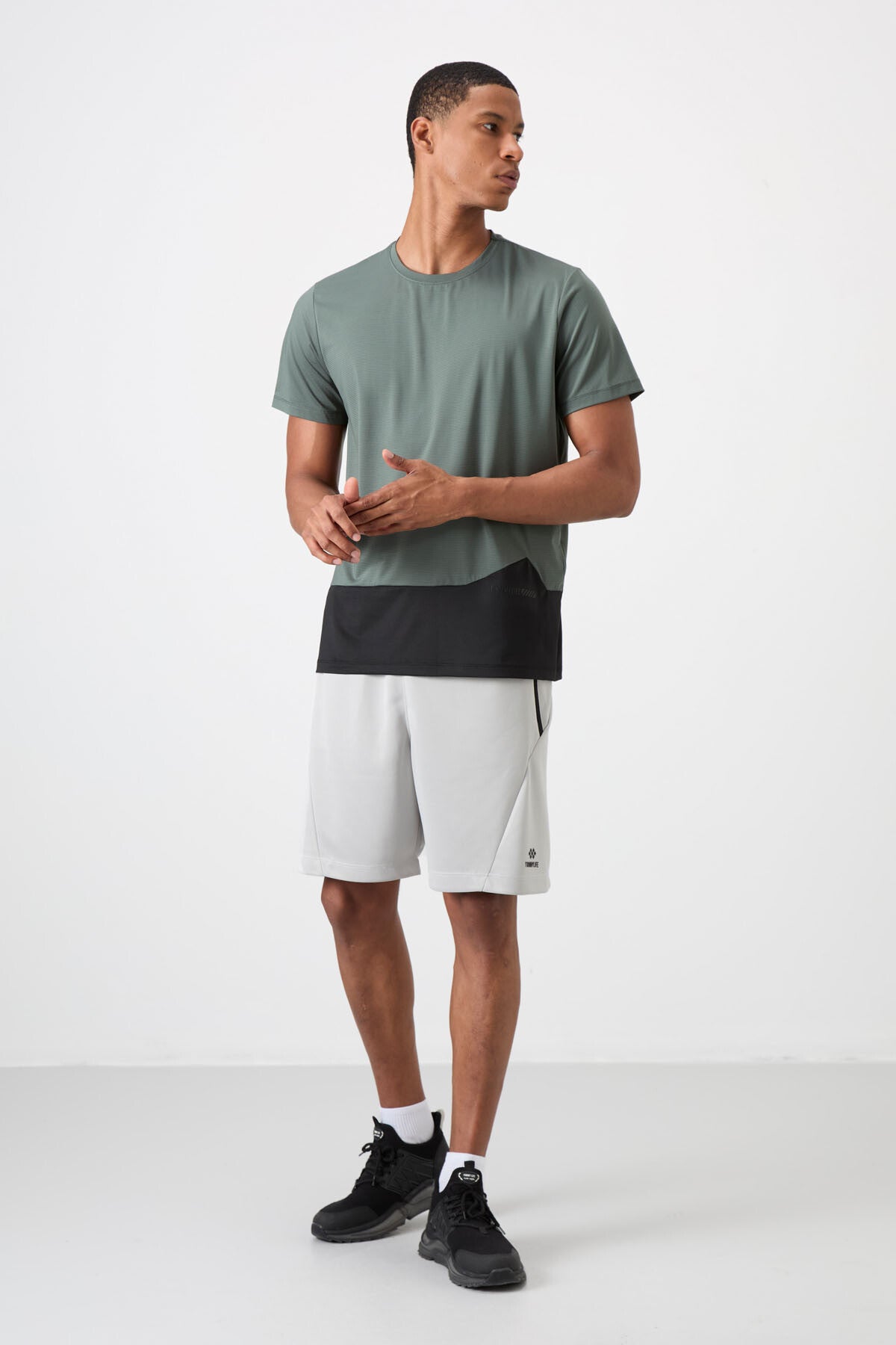 Breathable Textured Thin Flexible Standard Fit Men's Performance T-Shirt - 88383