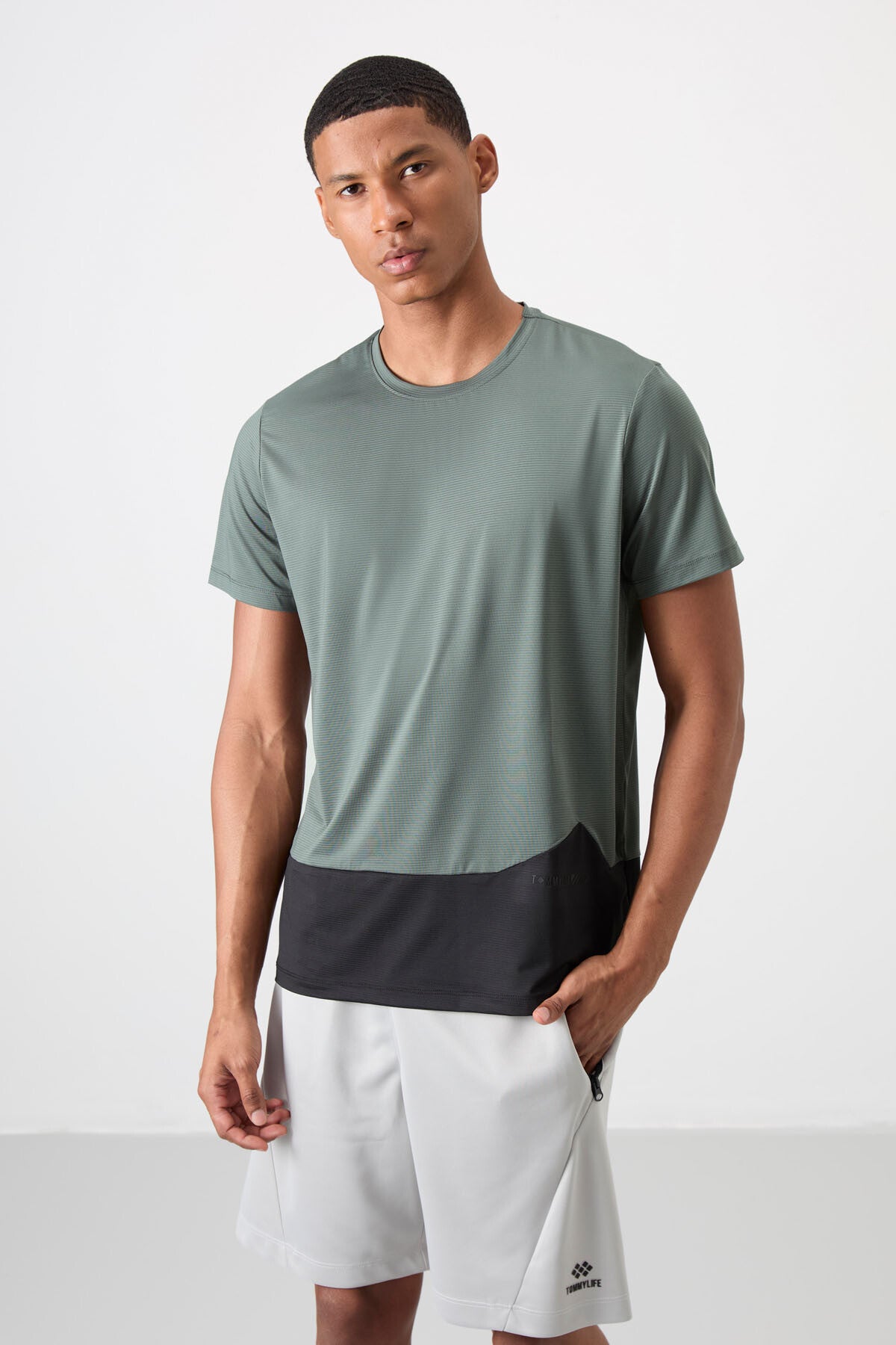 Breathable Textured Thin Flexible Standard Fit Men's Performance T-Shirt - 88383