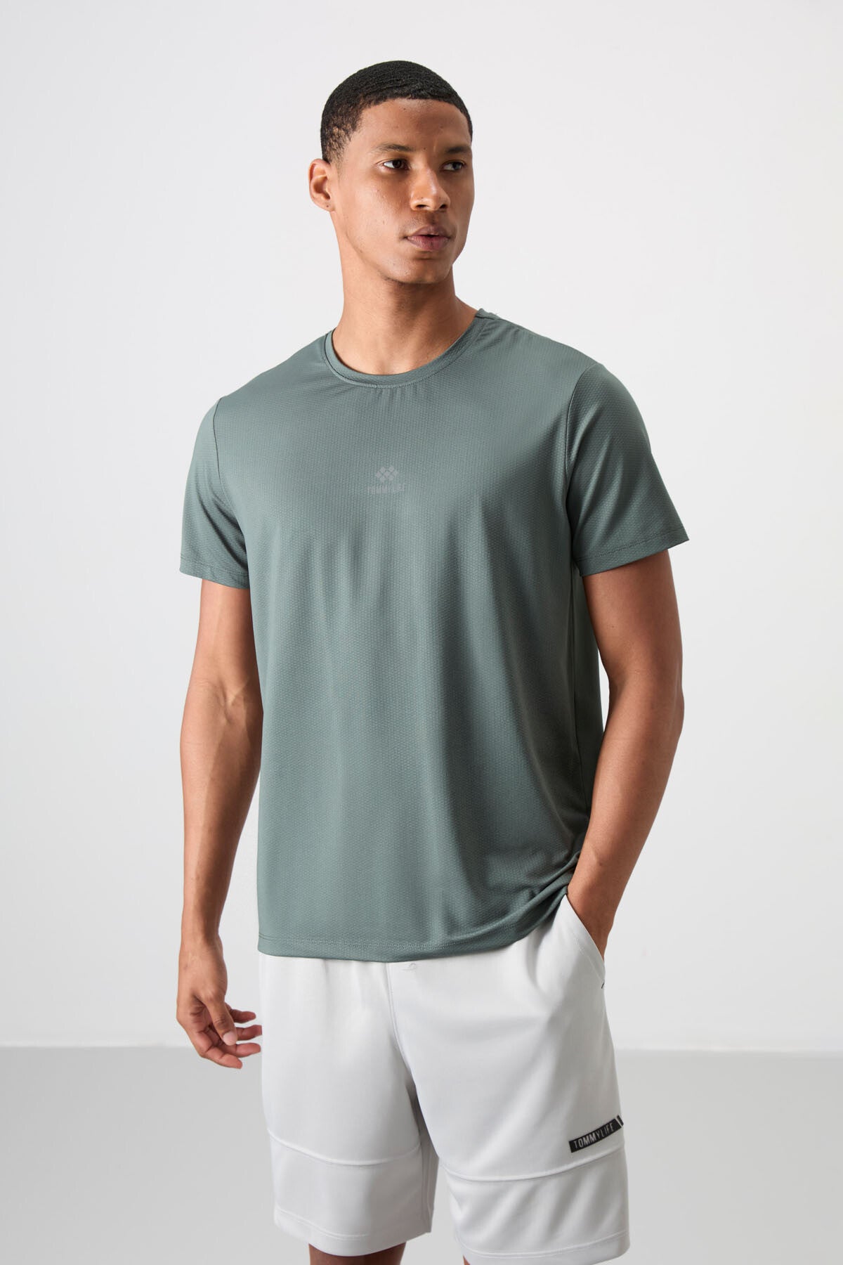 Breathable Textured Thin Flexible Standard Fit Men's Performance T-Shirt - 88387