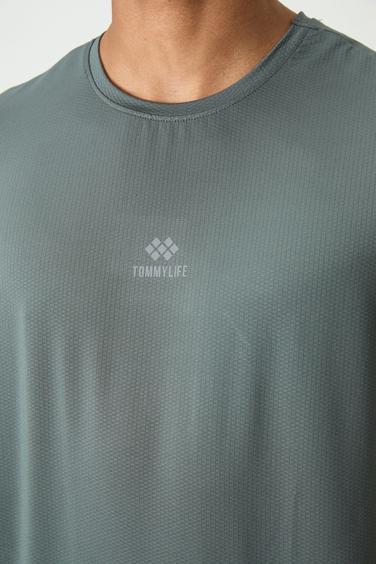 Breathable Textured Thin Flexible Standard Fit Men's Performance T-Shirt - 88387