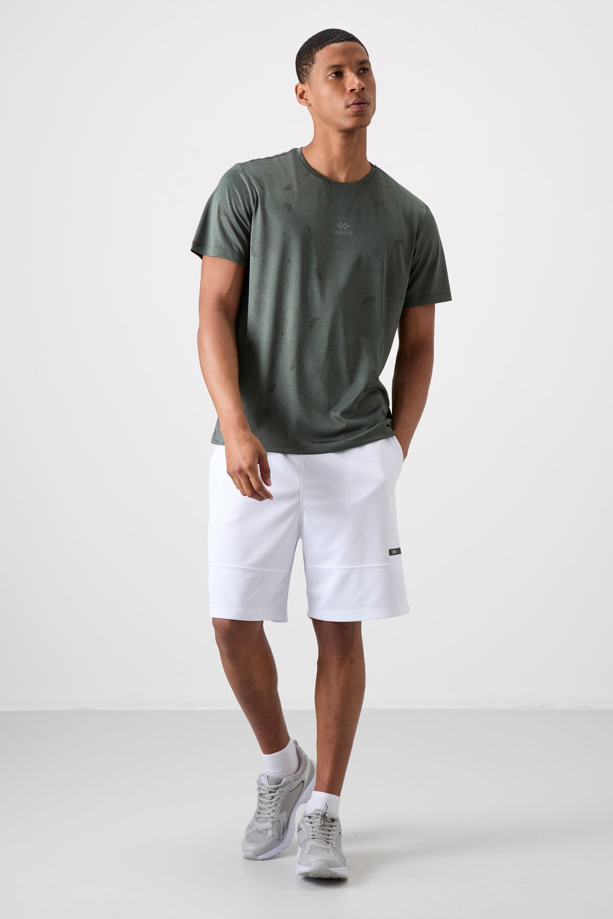 Breathable Polyester Jacquard Thin Flexible Standard Fit Men's Performance T-Shirt - 88397