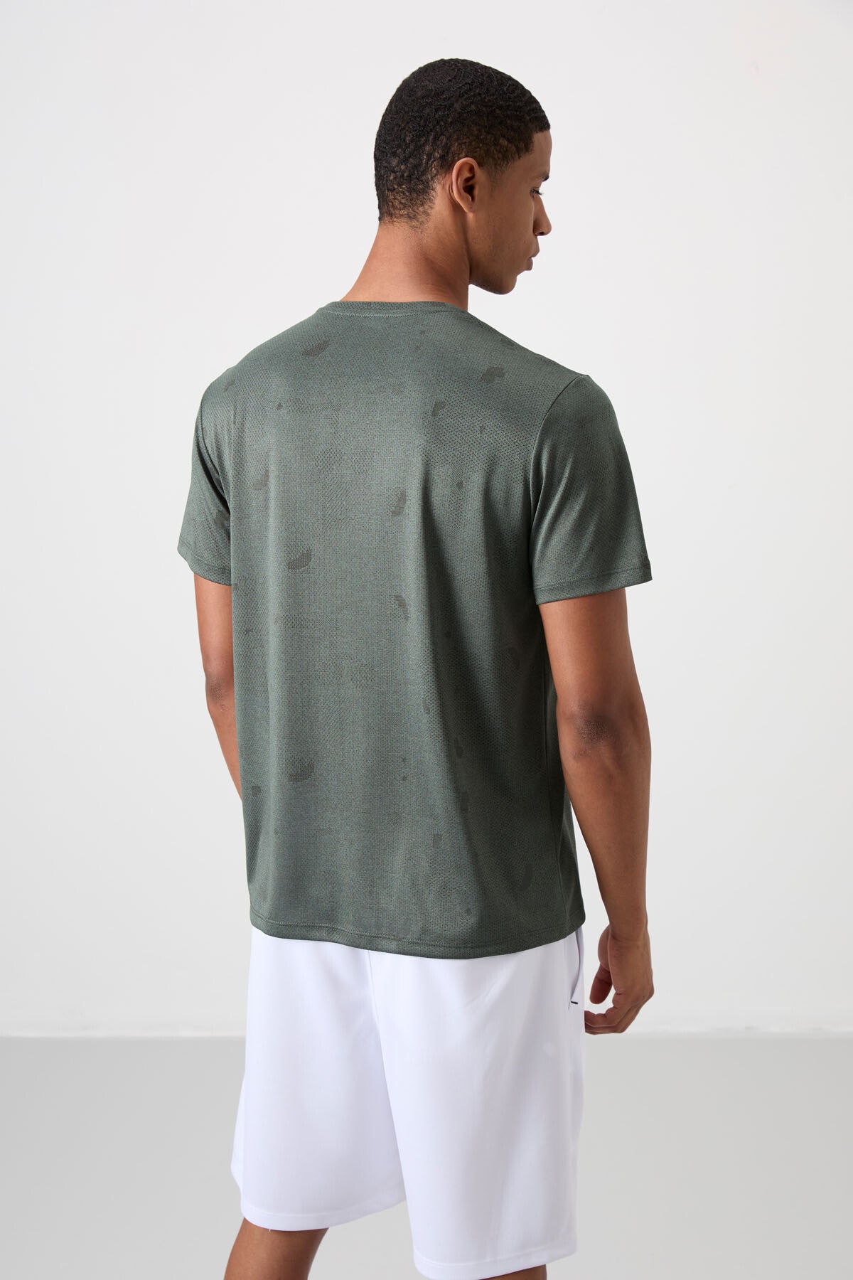 Breathable Polyester Jacquard Thin Flexible Standard Fit Men's Performance T-Shirt - 88397