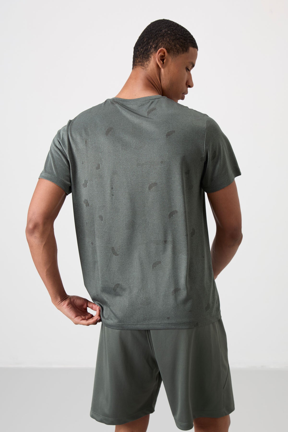 Breathable Polyester Jacquard Thin Flexible Standard Fit Men's Performance T-Shirt - 88398
