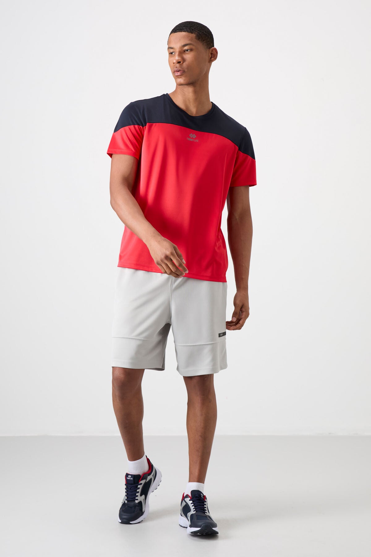 Red Polyester Breathable Textured Thin Flexible Standard Fit Men's Performance T-Shirt - 88386