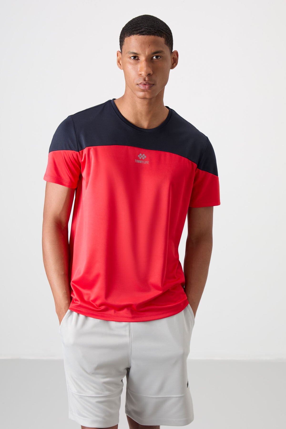 Red Polyester Breathable Textured Thin Flexible Standard Fit Men's Performance T-Shirt - 88386