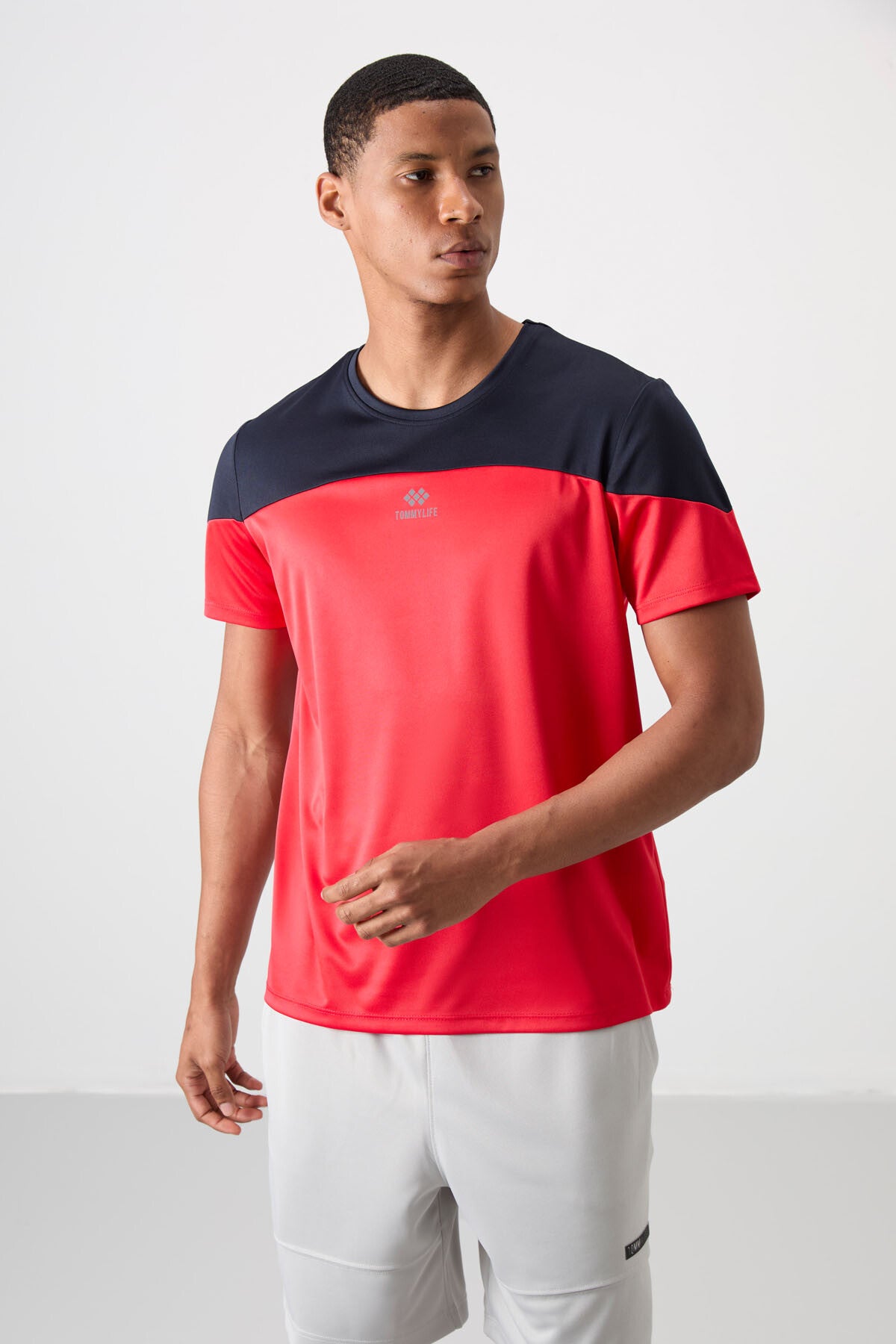 Red Polyester Breathable Textured Thin Flexible Standard Fit Men's Performance T-Shirt - 88386