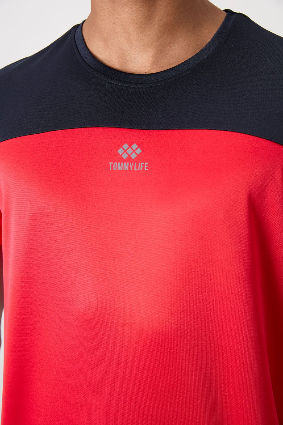 Red Polyester Breathable Textured Thin Flexible Standard Fit Men's Performance T-Shirt - 88386