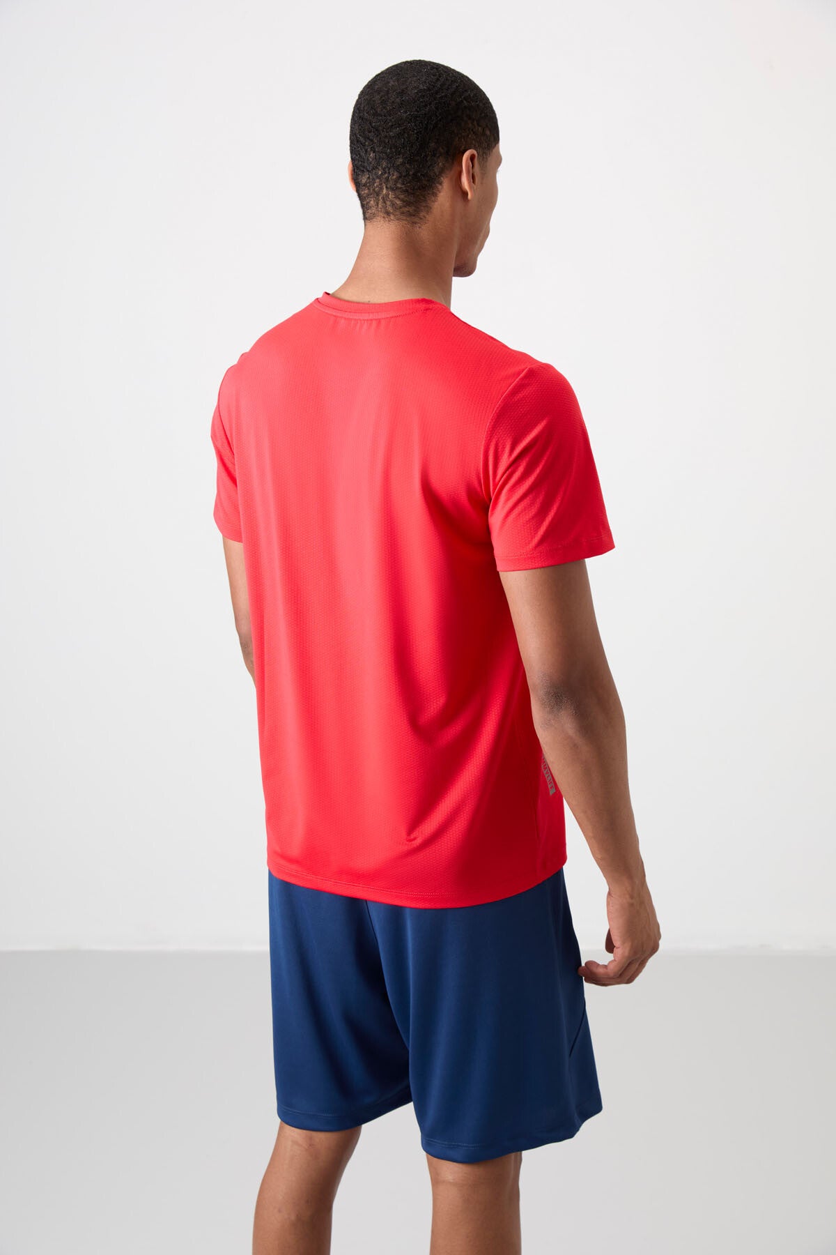 Red Polyester Breathable Textured Thin Flexible Standard Fit Men's Performance T-Shirt - 88388