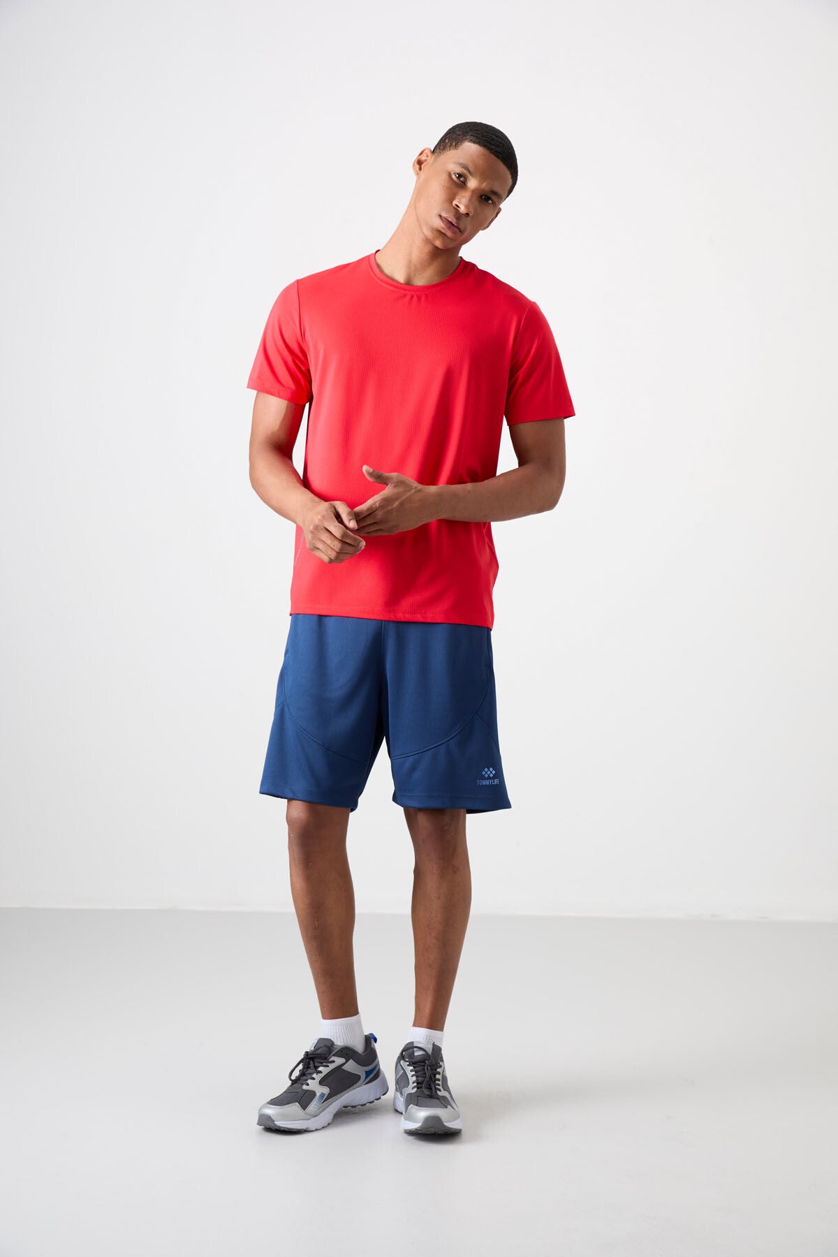 Red Polyester Breathable Textured Thin Flexible Standard Fit Men's Performance T-Shirt - 88388
