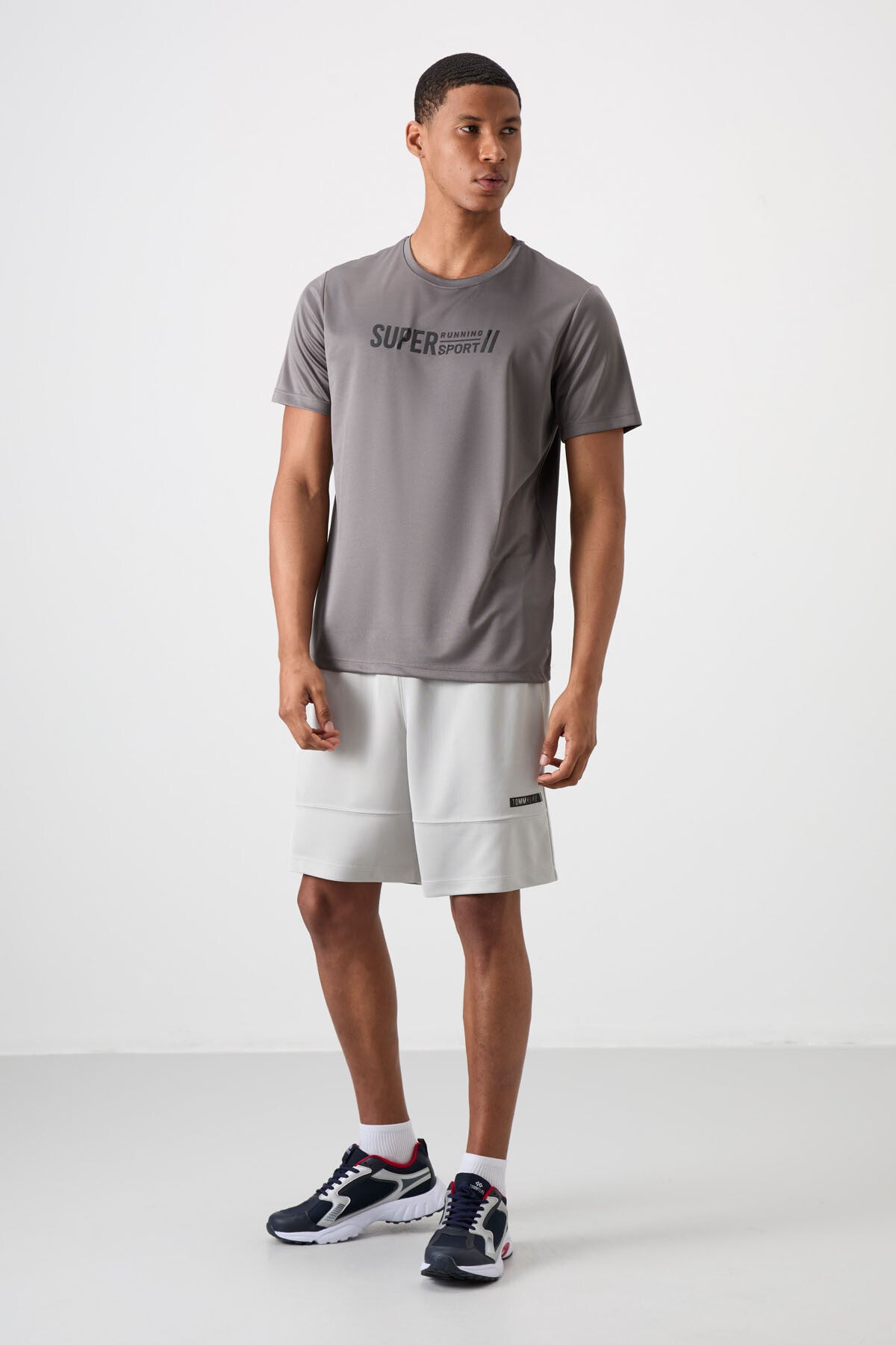 Dark Grey Polyester Breathable Textured Thin Flexible Standard Fit Men's Performance T-Shirt - 88385