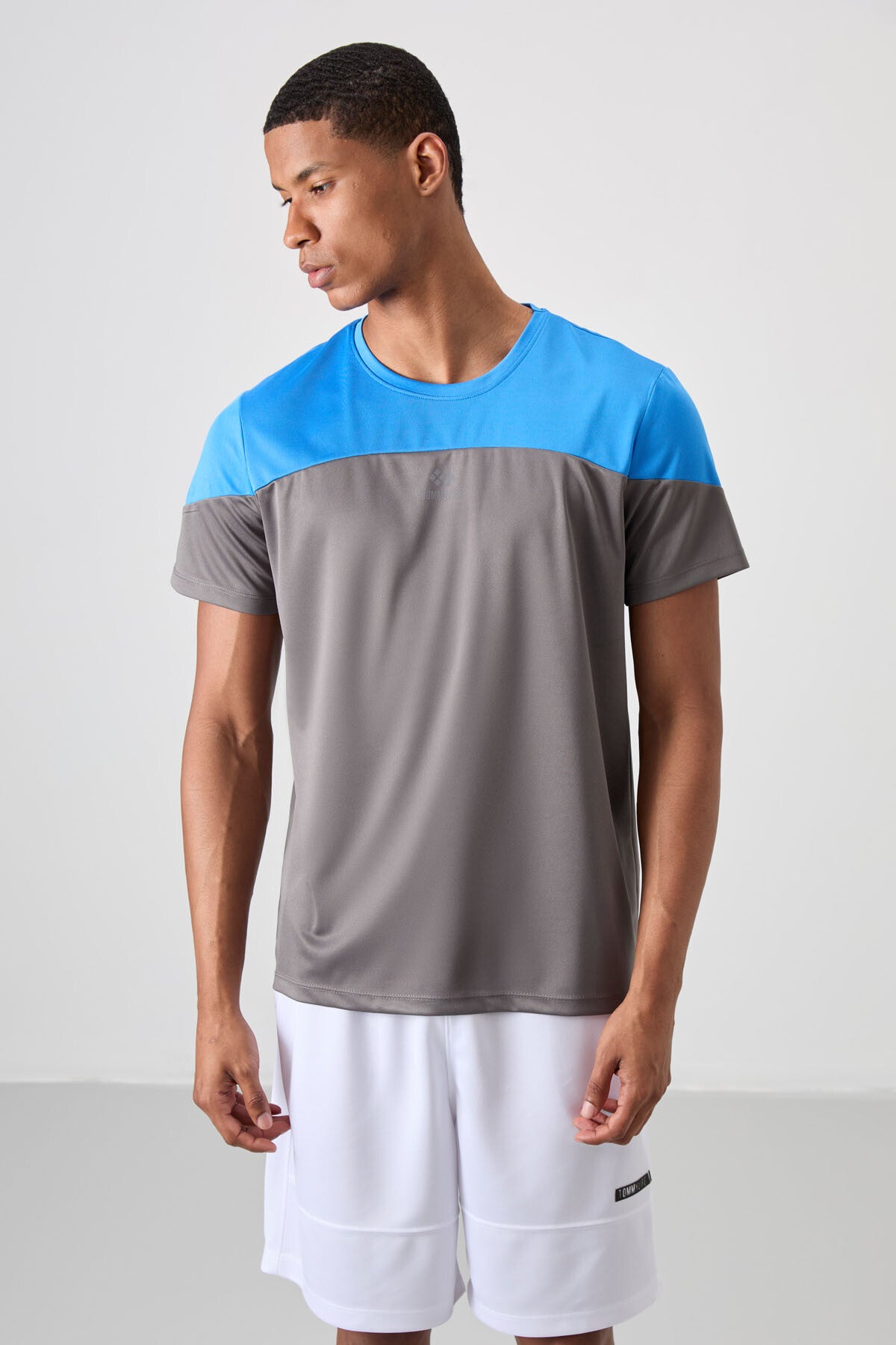 Dark Grey Polyester Breathable Textured Thin Flexible Standard Fit Men's Performance T-Shirt - 88386