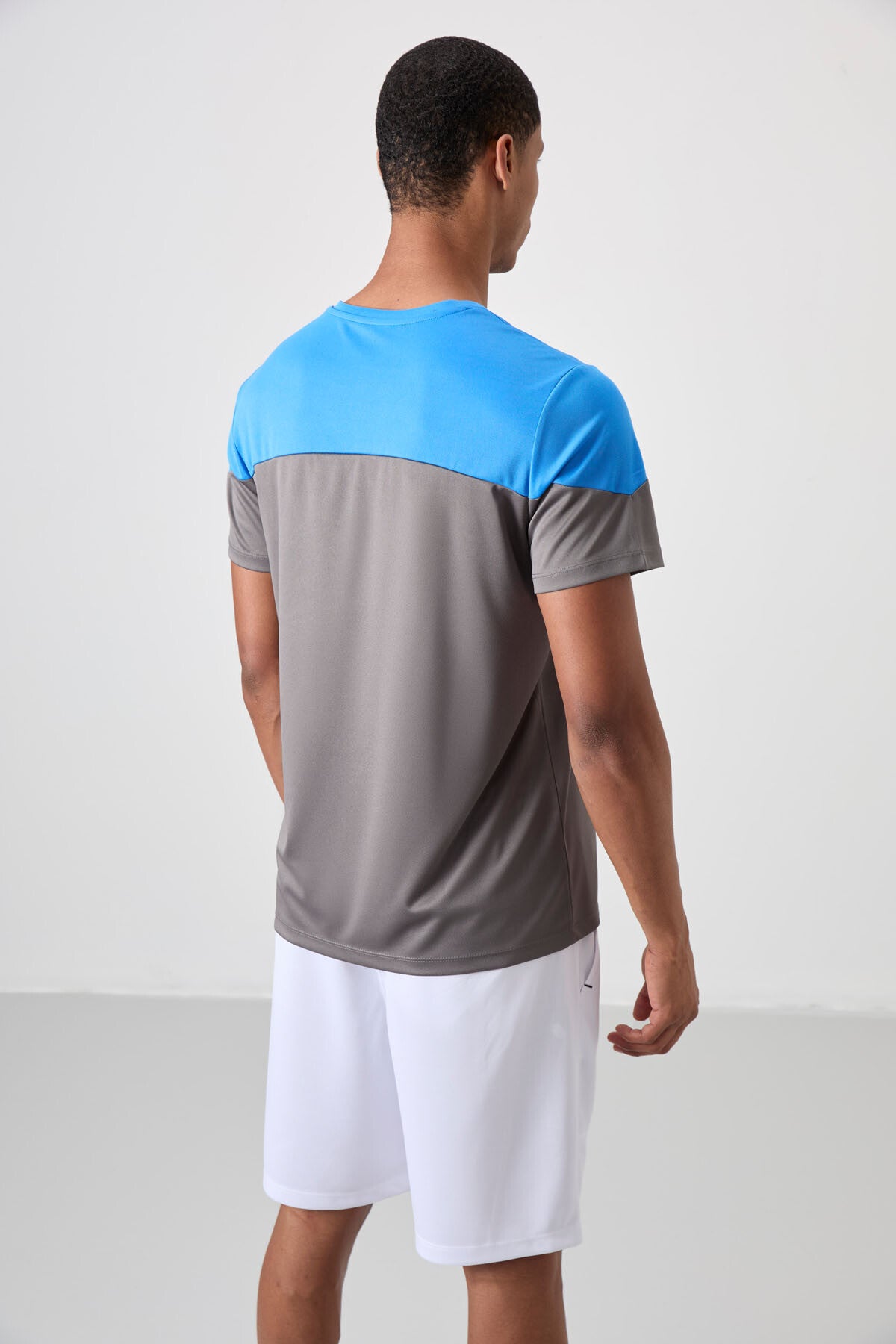 Dark Grey Polyester Breathable Textured Thin Flexible Standard Fit Men's Performance T-Shirt - 88386